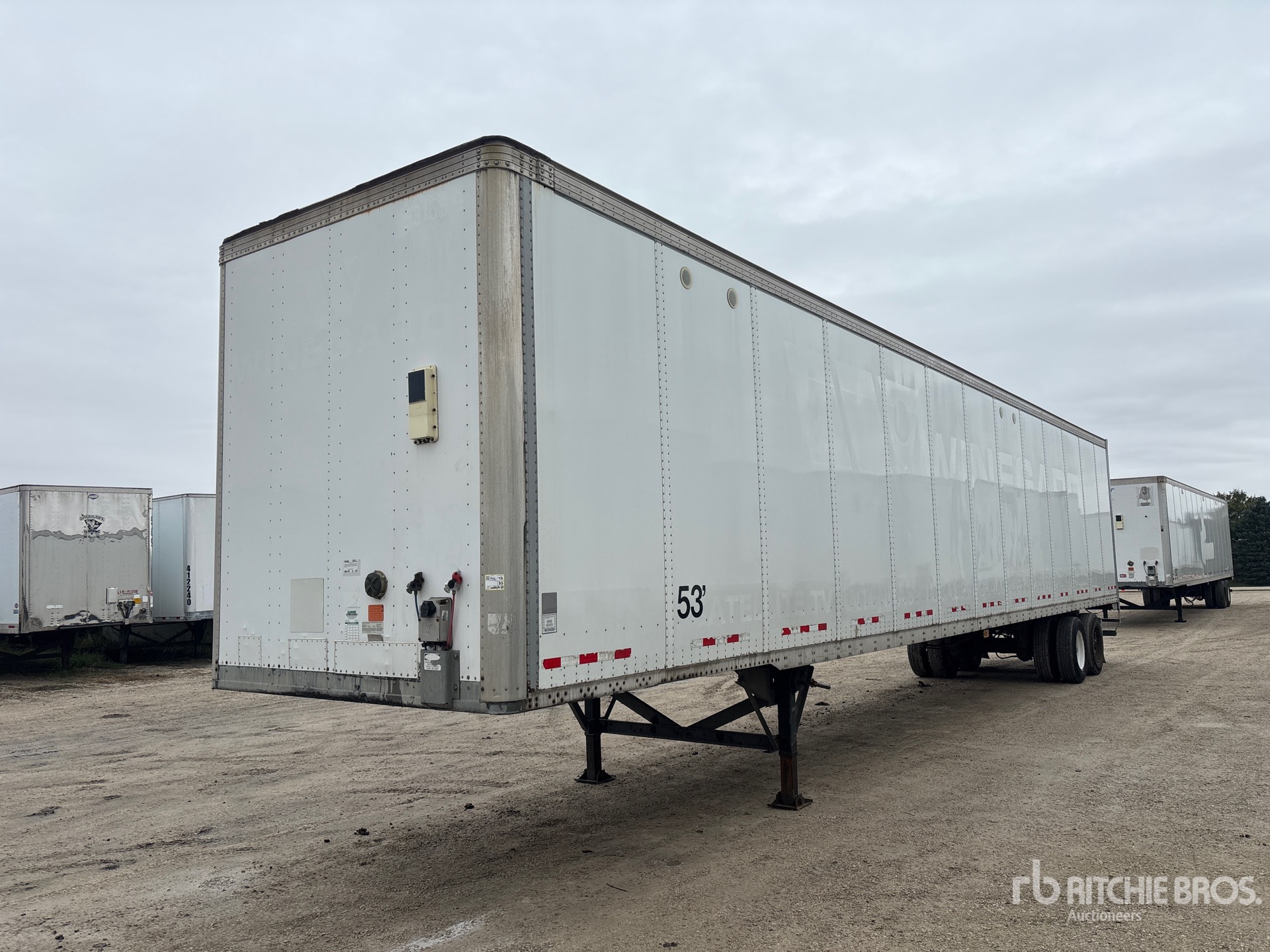 2015 Vanguard 53 ft x 102 in T/A