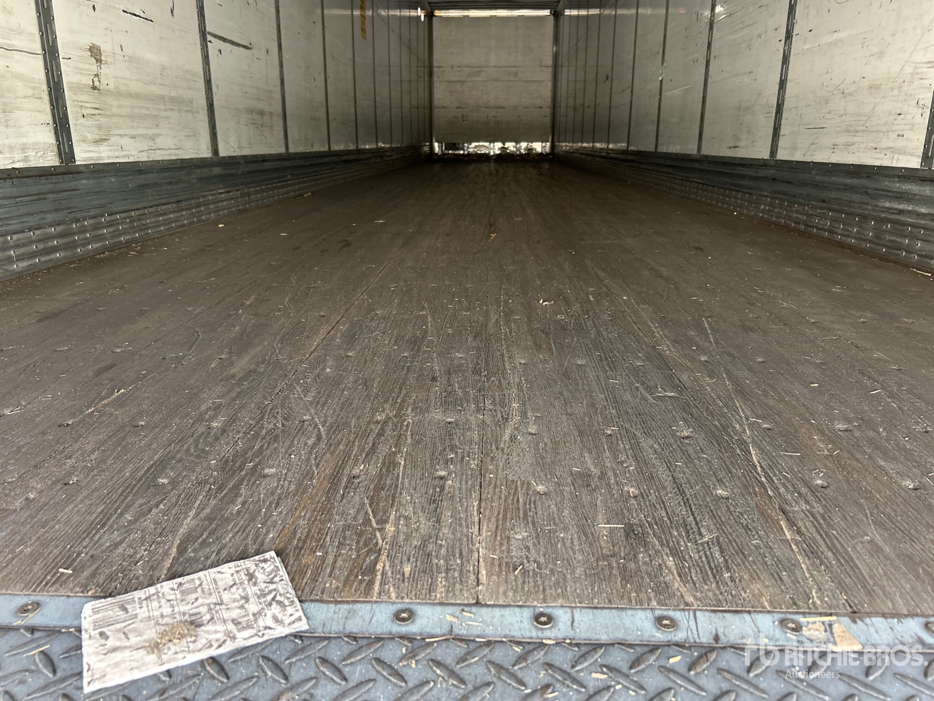 2015 Vanguard 53 ft x 102 in T/A