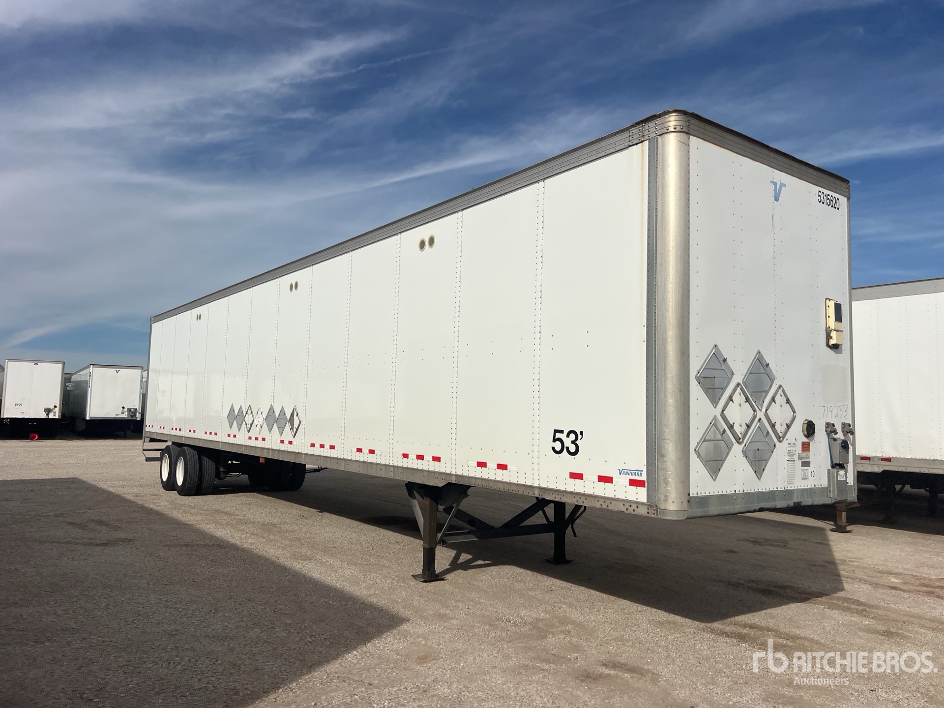 2015 Vanguard 53 FT T/A