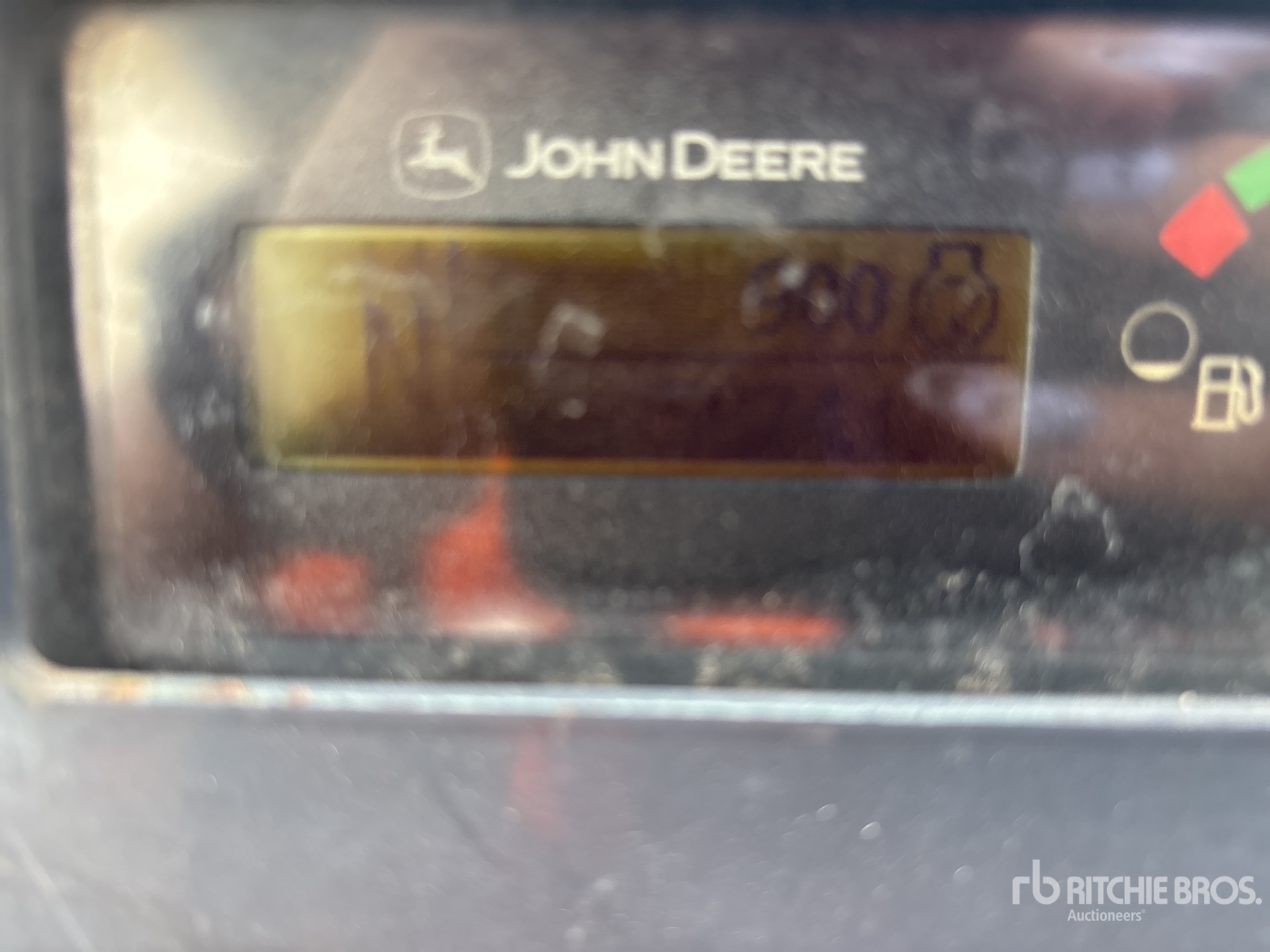 2015 John Deere 210L