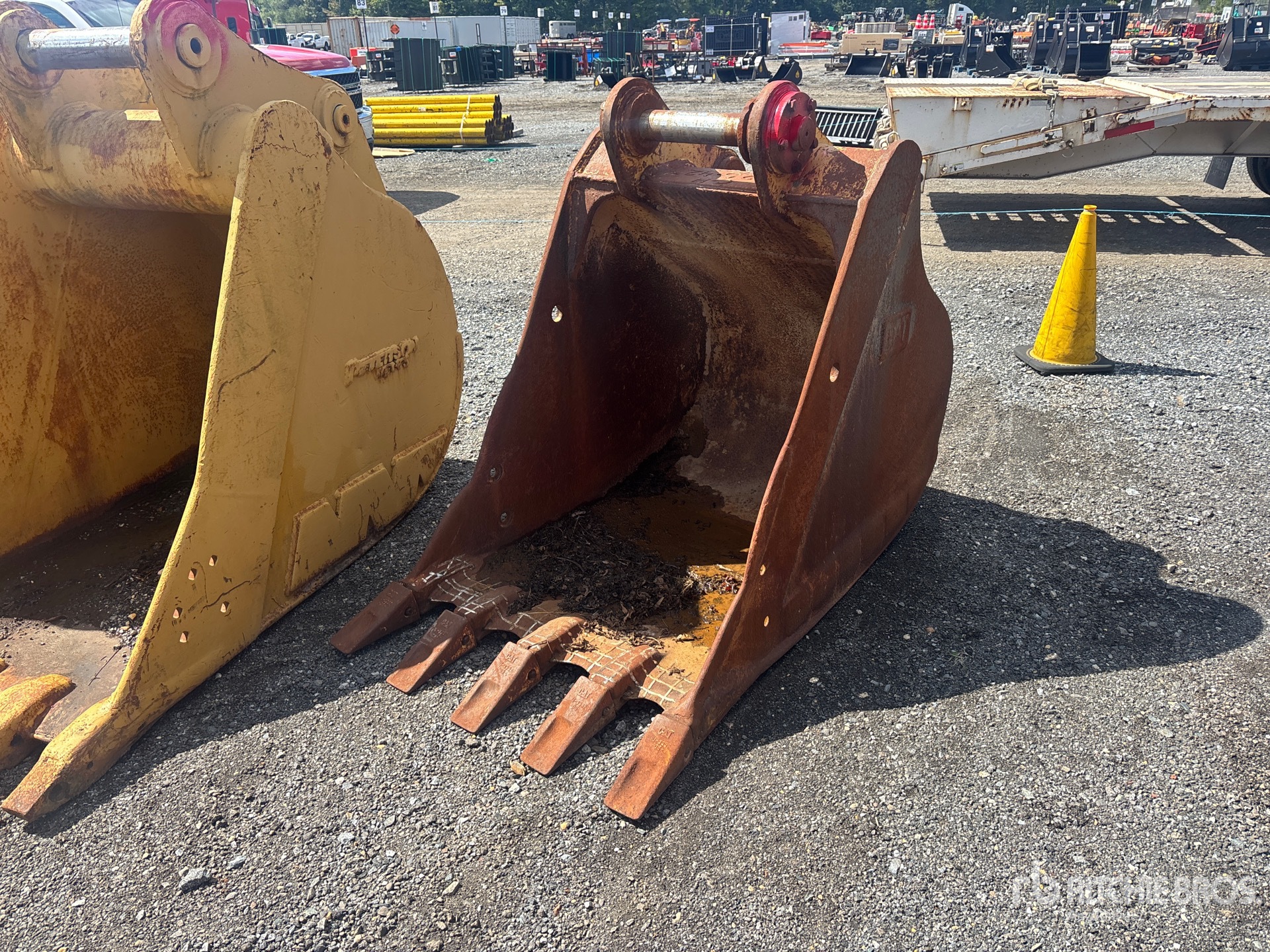 Photo of Caterpillar 42 in Digging - Fits Cat 325