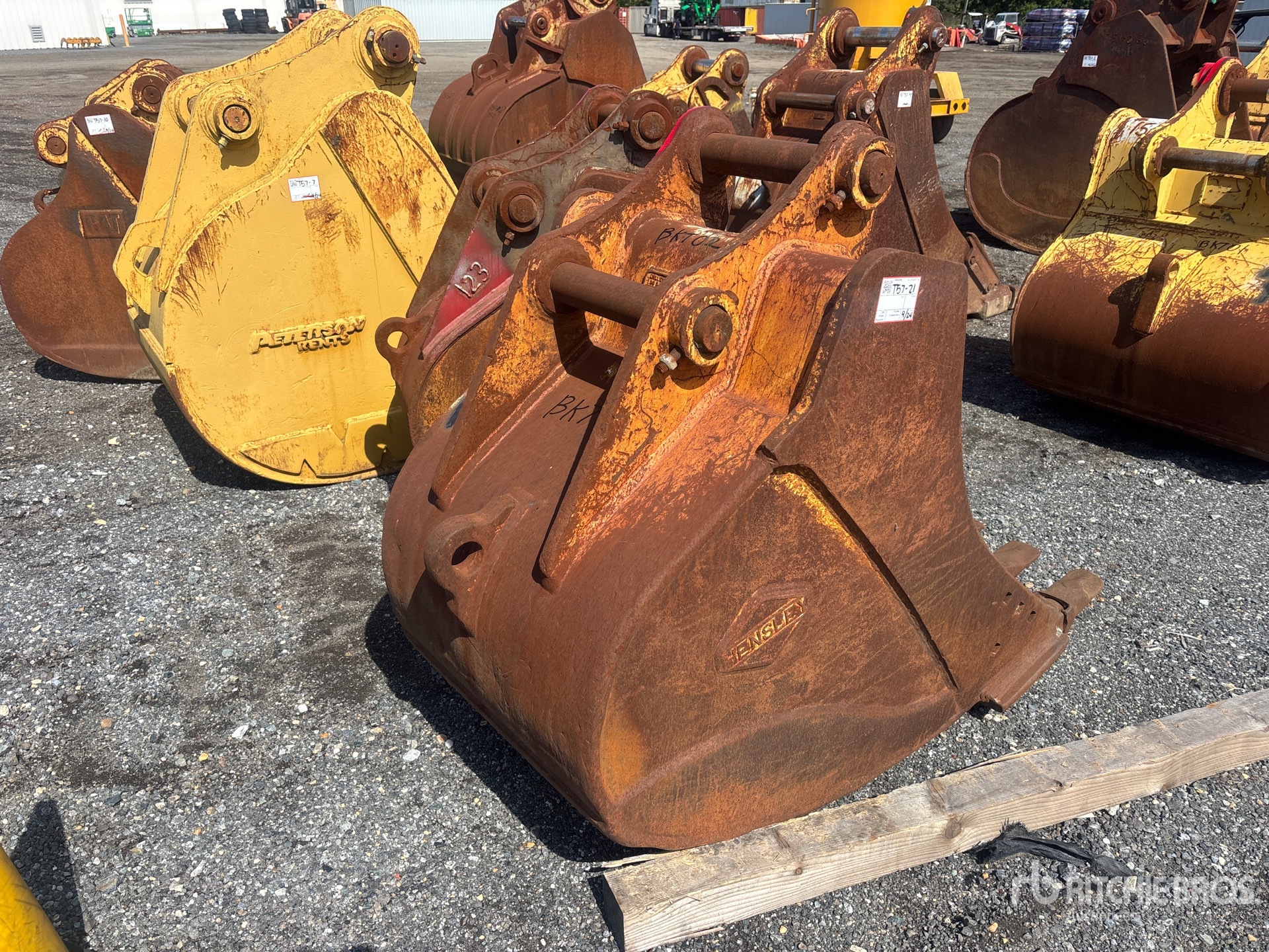 Hensley 36 in Digging - Fits Komatsu