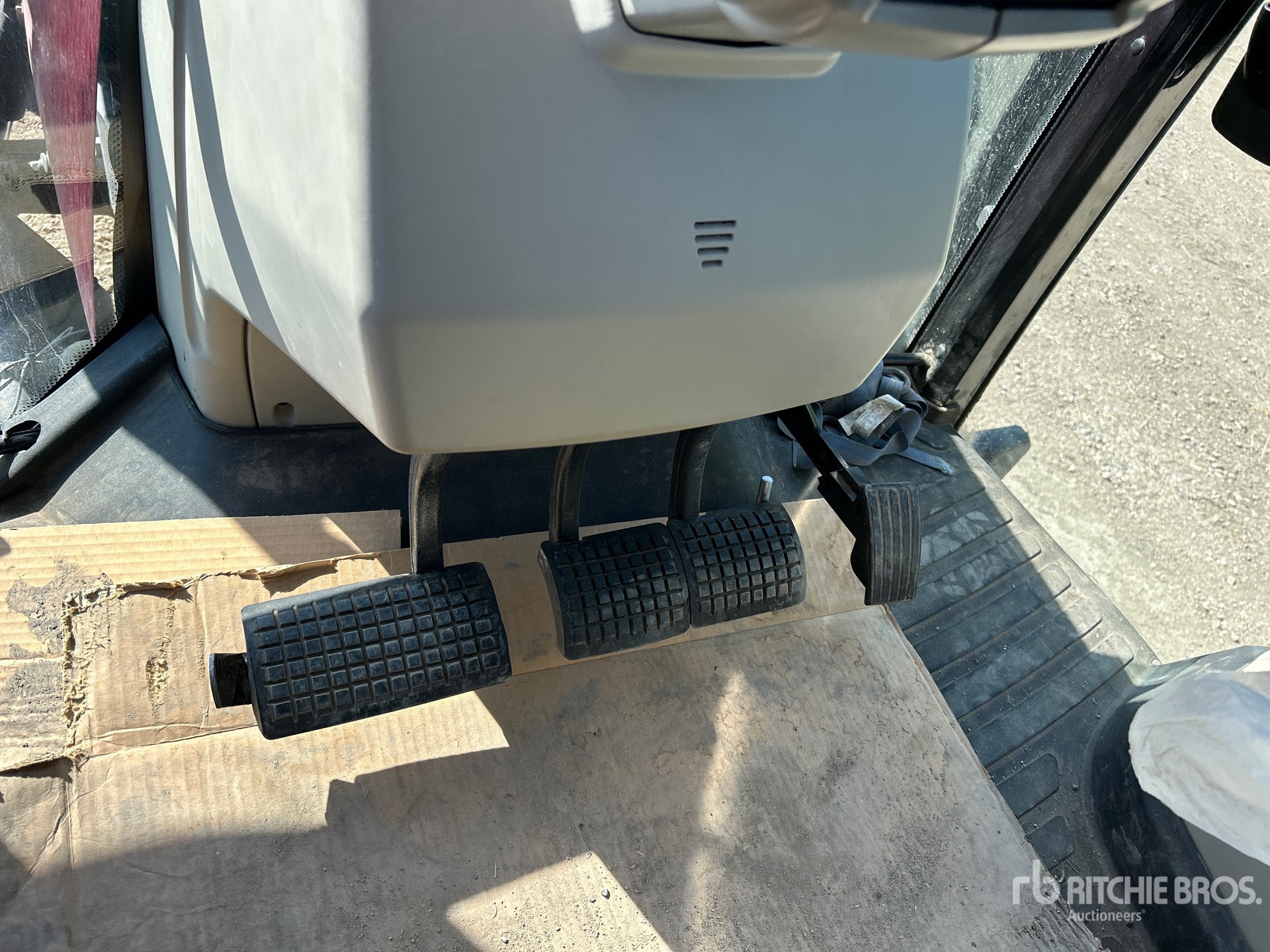 2021 Massey Ferguson 7716