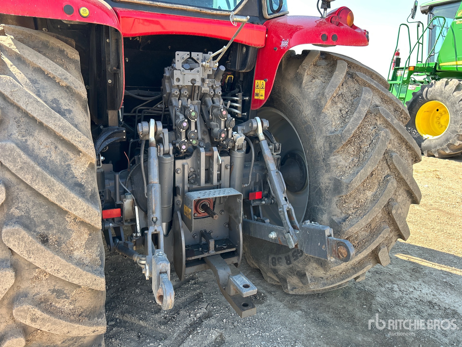 2021 Massey Ferguson 7716