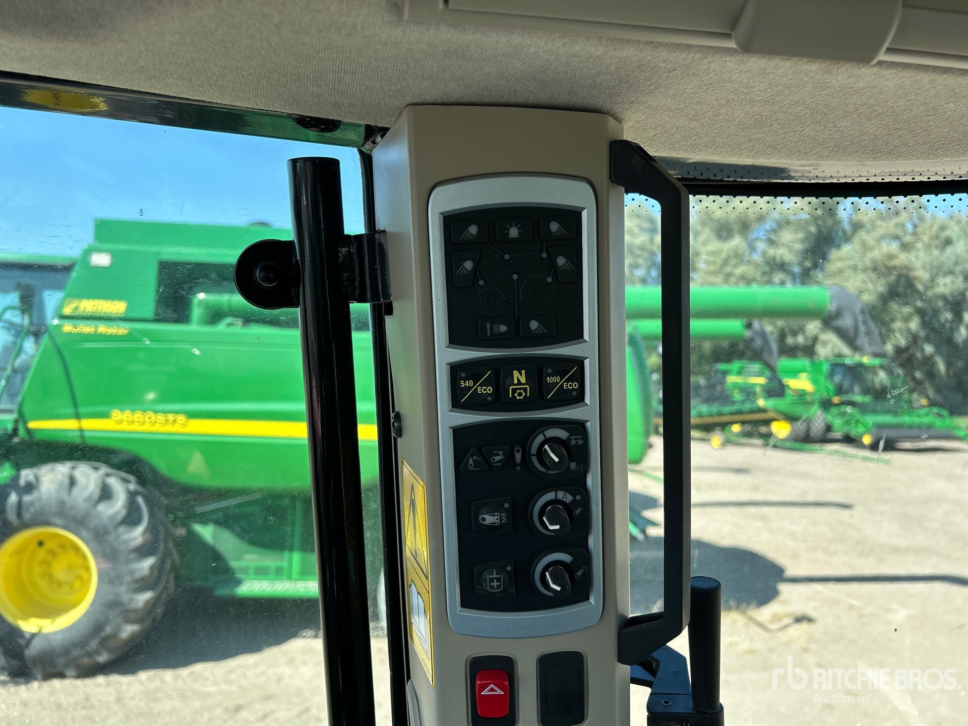 2021 Massey Ferguson 7716