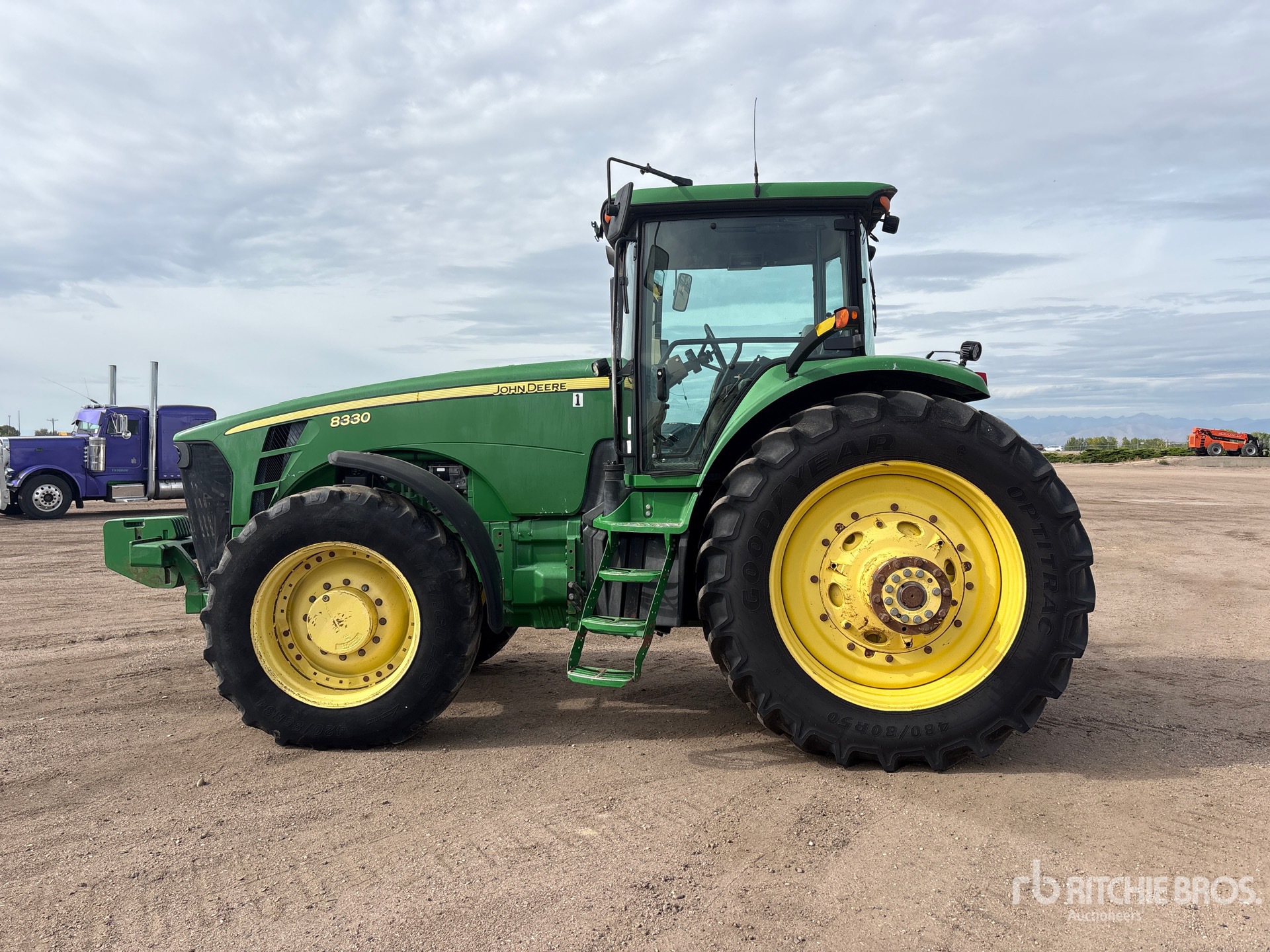 John Deere 8330
