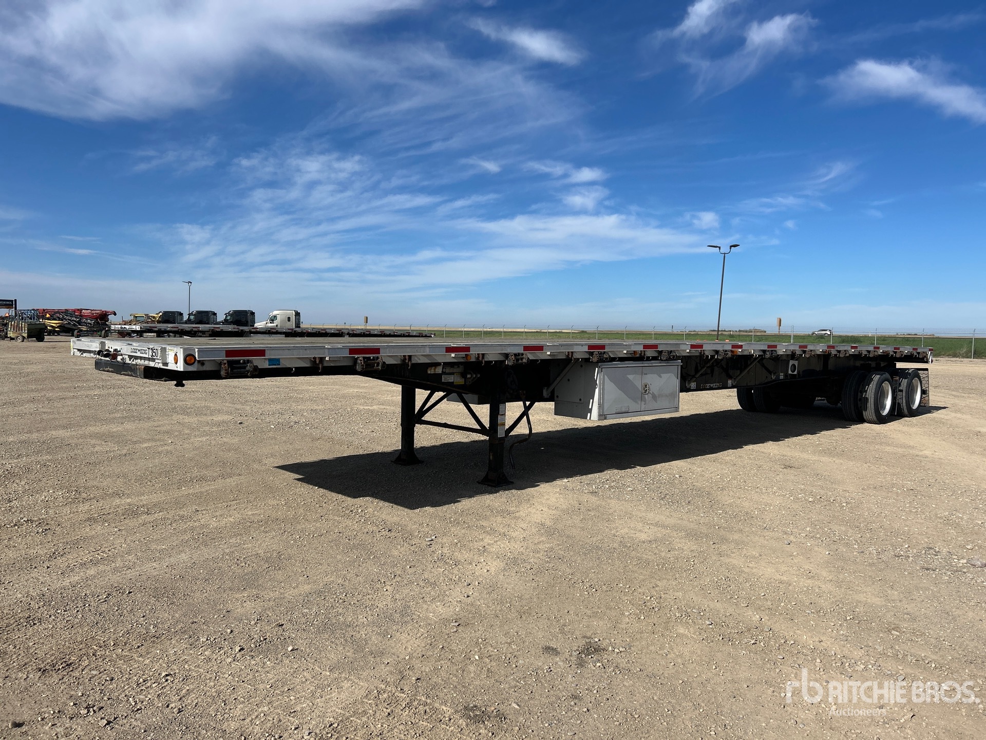 Photo of 2013 Load King  48 ft T/A Spread Axle