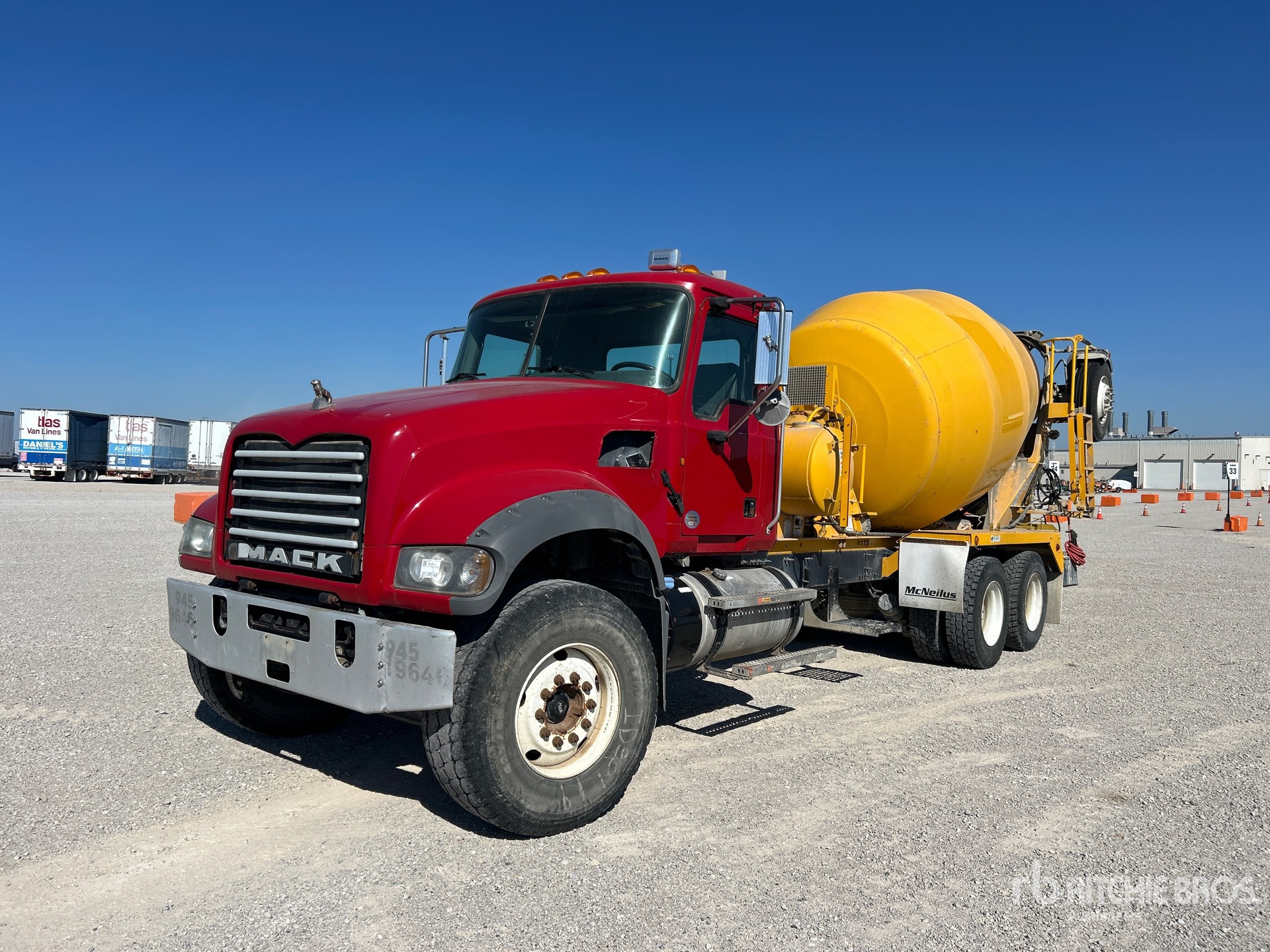 Photo of 2013 Mack GU713