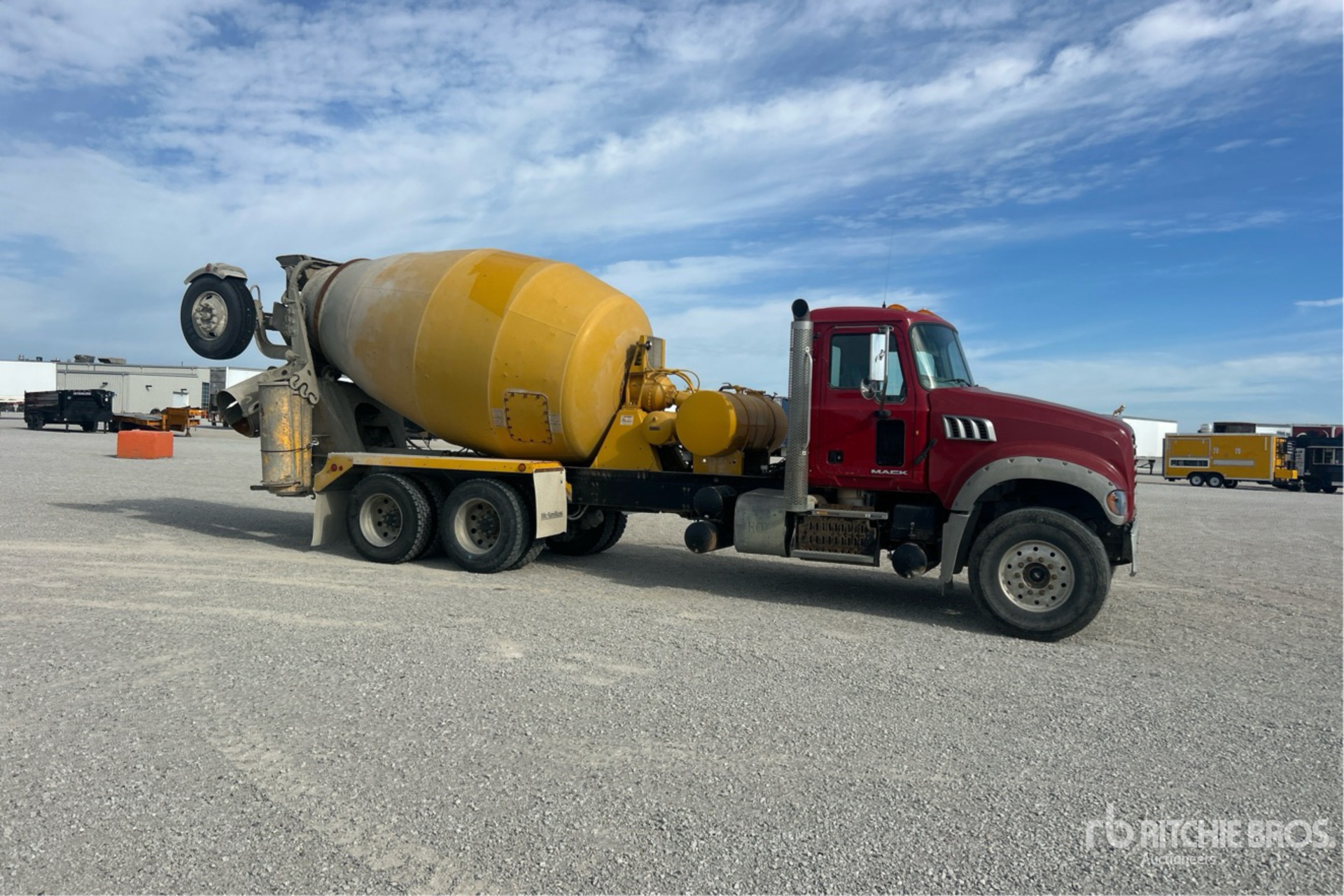 2014 Mack GU713