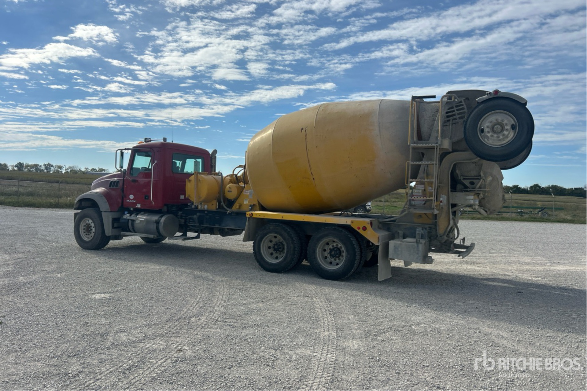 2014 Mack GU713
