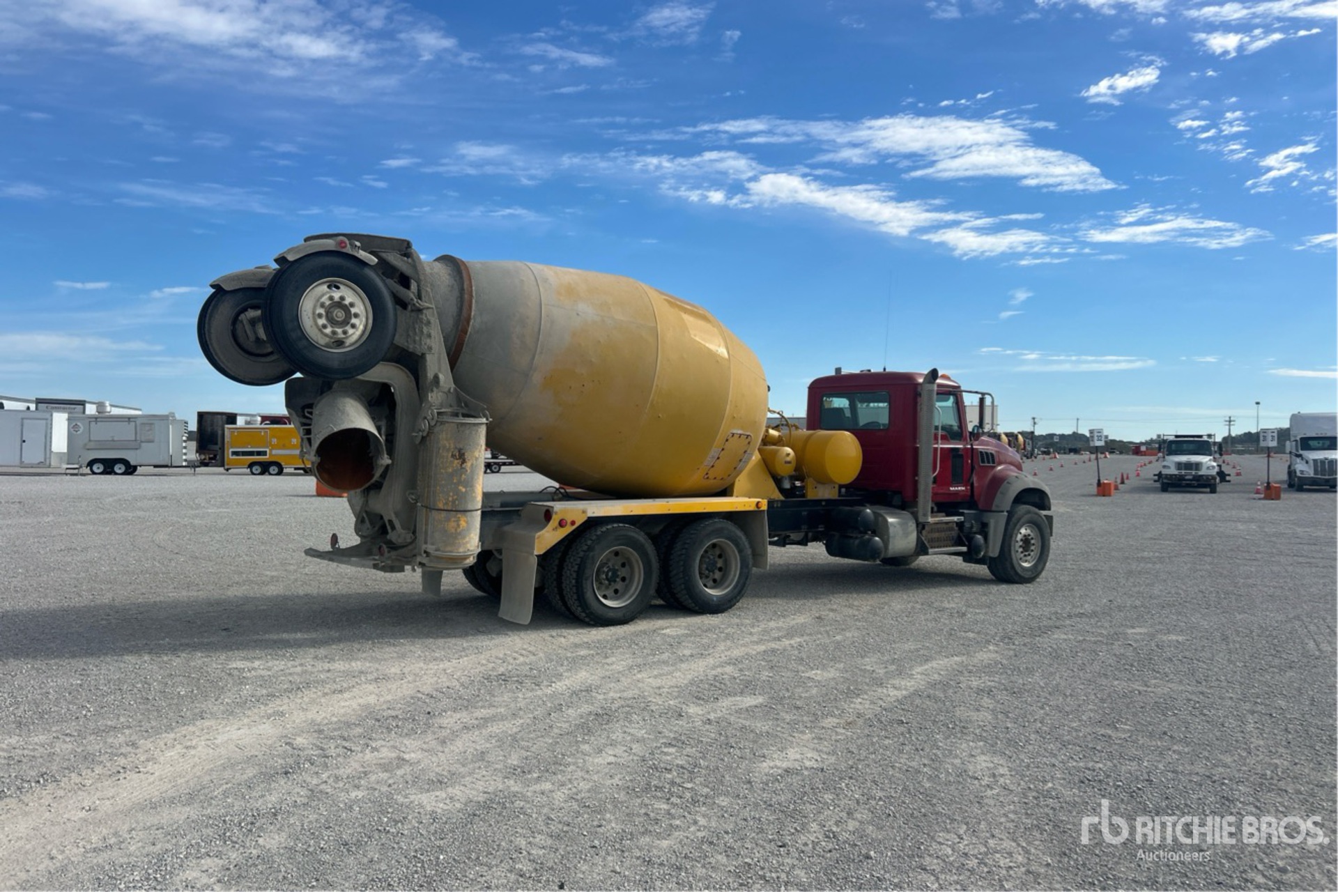 2014 Mack GU713