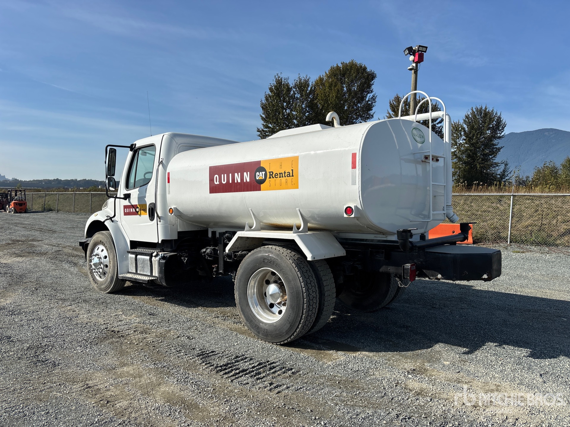 2017 Freightliner M2 106