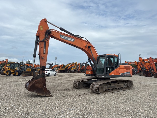 2019 Doosan DX225LC-5 Tracked Excavator