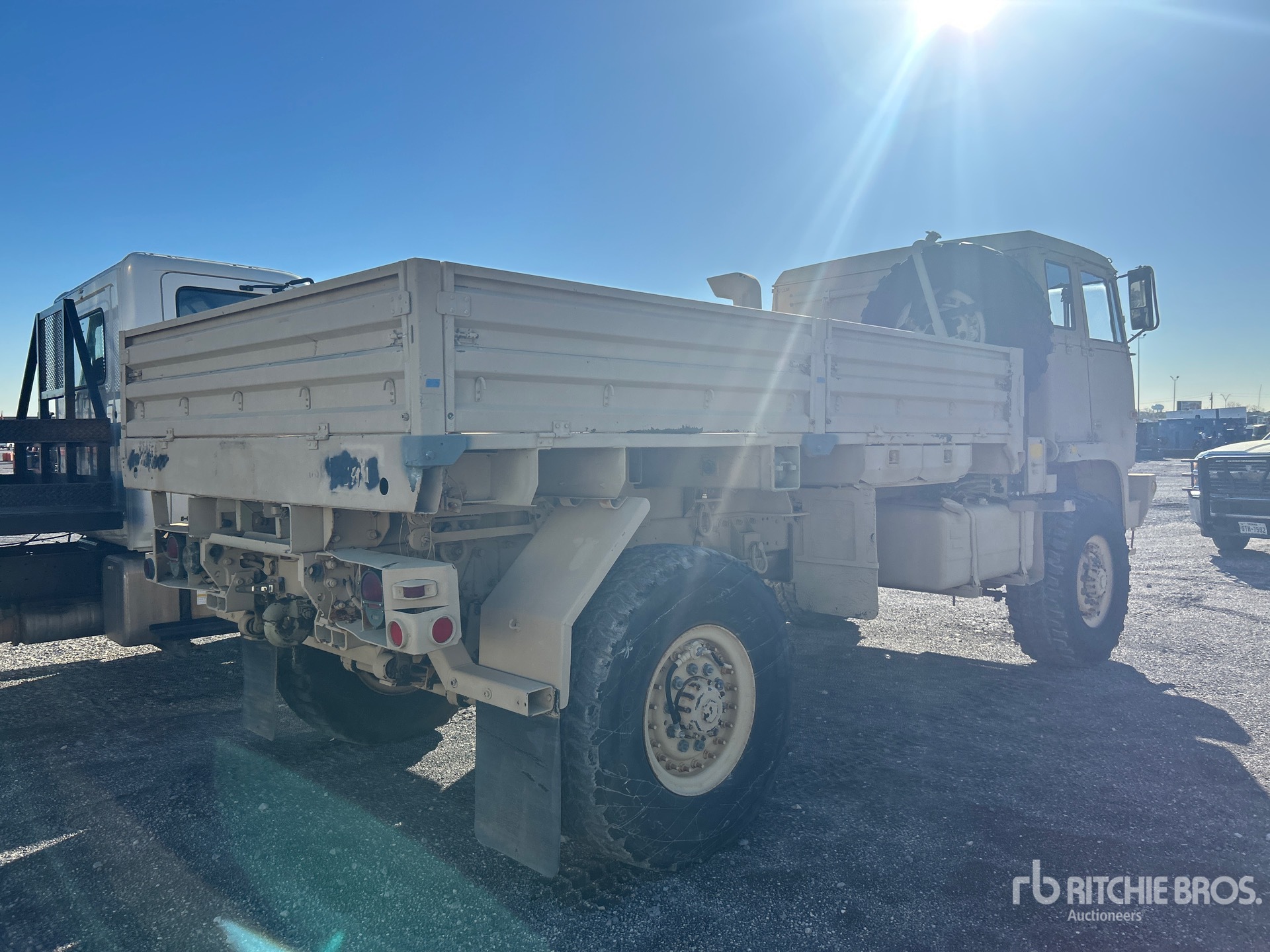 1995 Steward & Stevenson 4X4