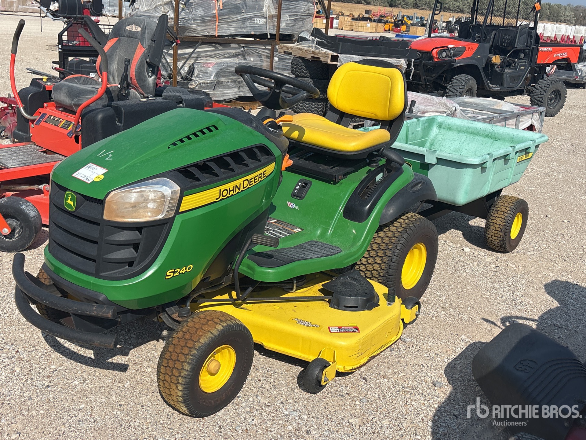 Photo of 2020 John Deere S240