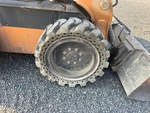 Podwozie with Right Front Tire