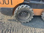 Podwozie with Right Rear Tire