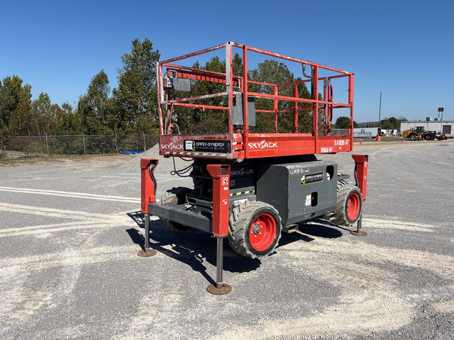 2017 Skyjack SJ6826 RT Dual Fuel 4x4 Scissor Lift