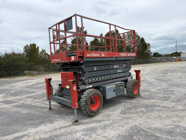 2015 (unverified) Skyjack SJ7135RT D/F Dual Fuel Scissor Lift