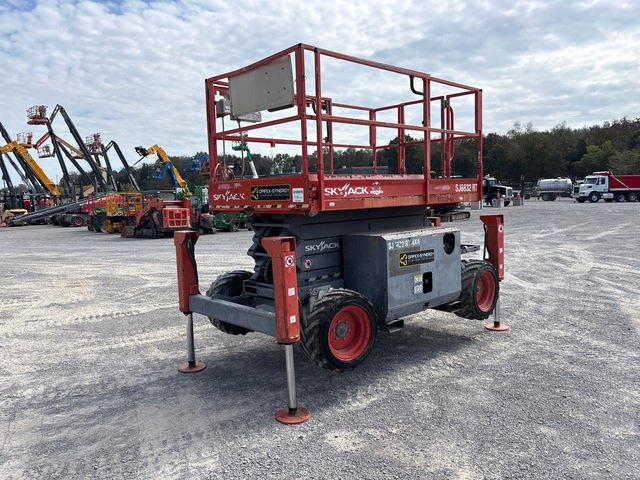 2015 (unverified) Skyjack SJ6832RT D/FC Dual Fuel 4x4 Scissor Lift