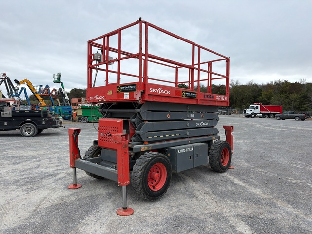 2014 (unverified) Skyjack SJ7135RT D/F Dual Fuel 4x4 Scissor Lift