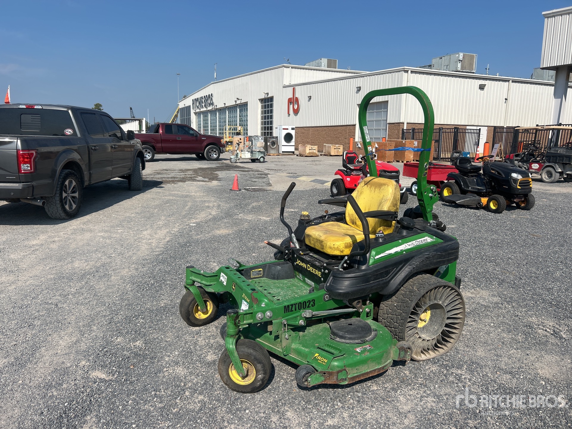 Photo of 2023 John Deere Z950M