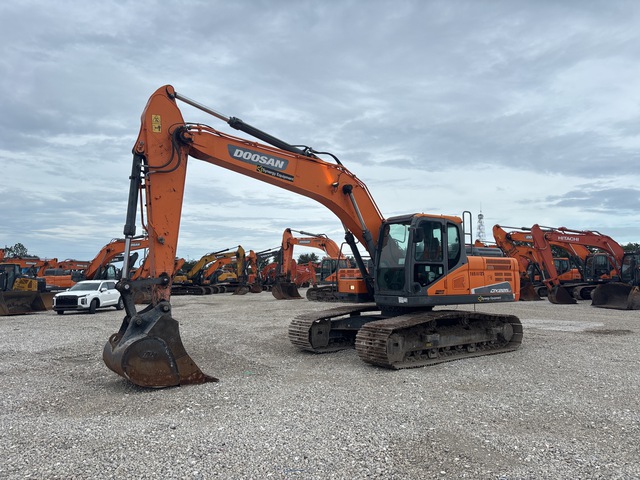 2021 Doosan DX225LC-5 Tracked Excavator