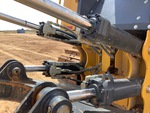 Hydraulics with Ripper Cylinders