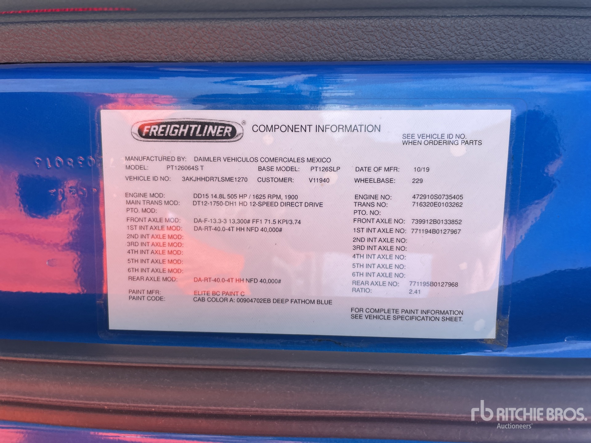 2020 Freightliner CASCADIA 126