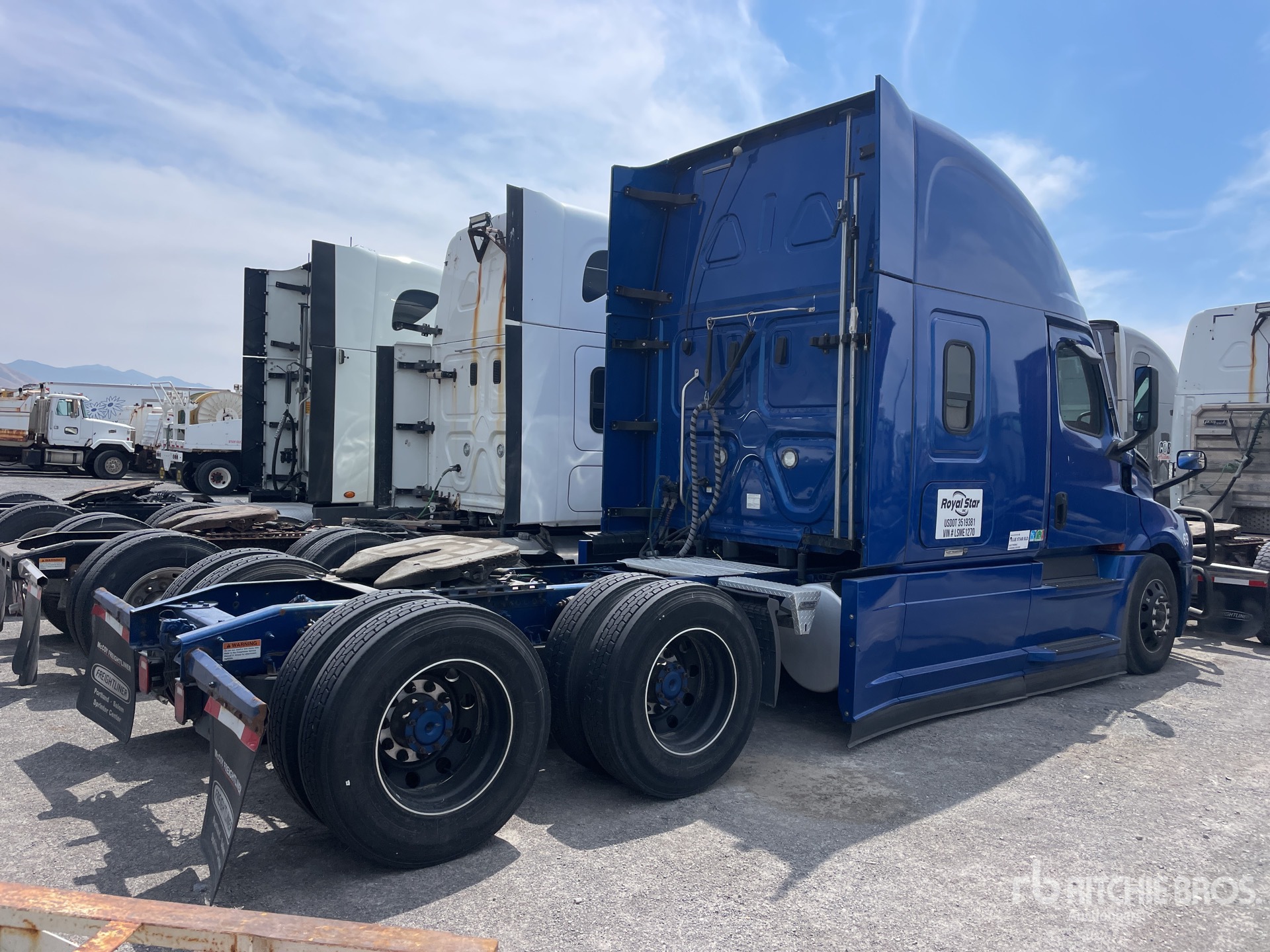 2020 Freightliner CASCADIA 126