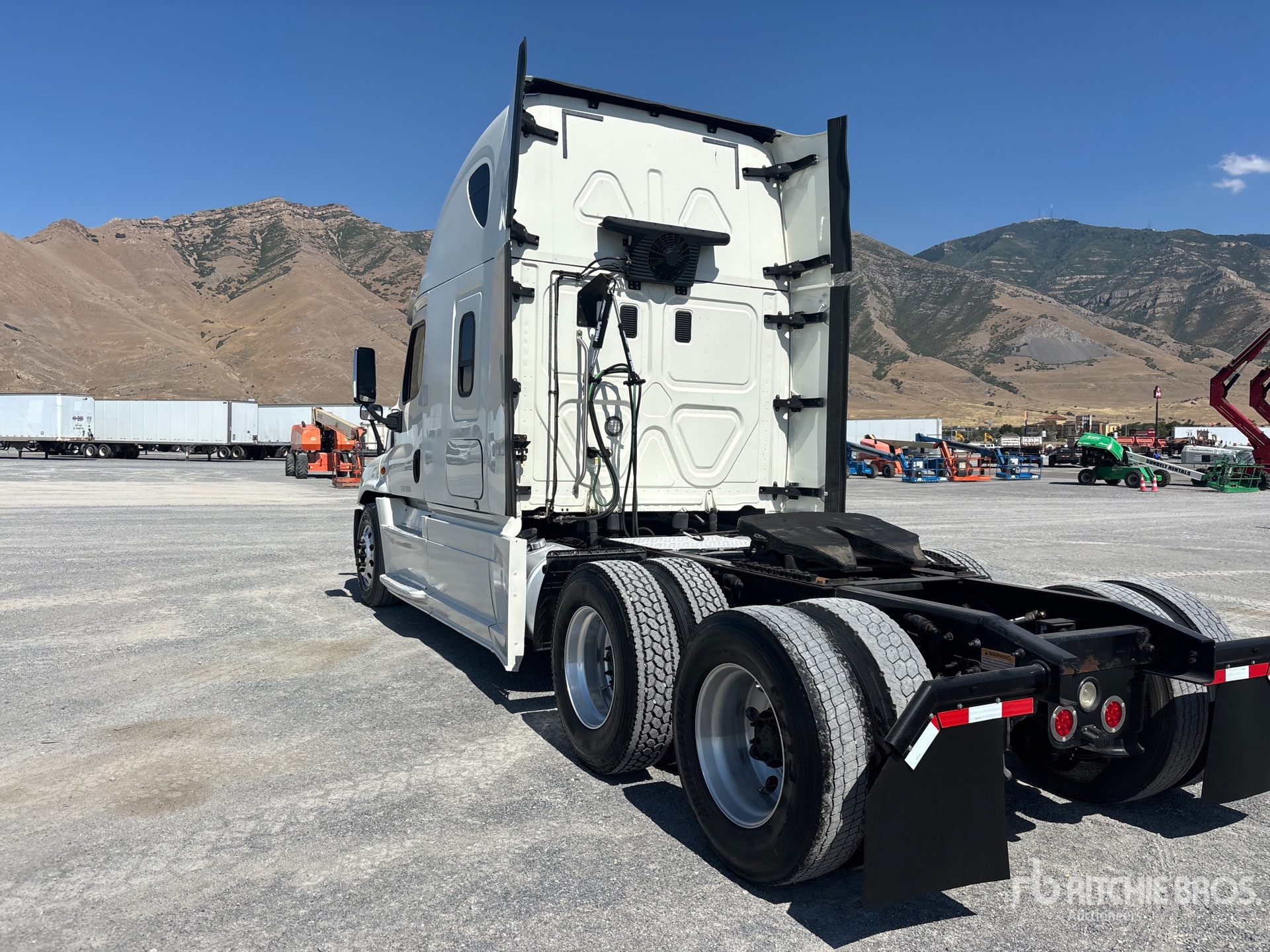 2017 Freightliner CASCADIA 125