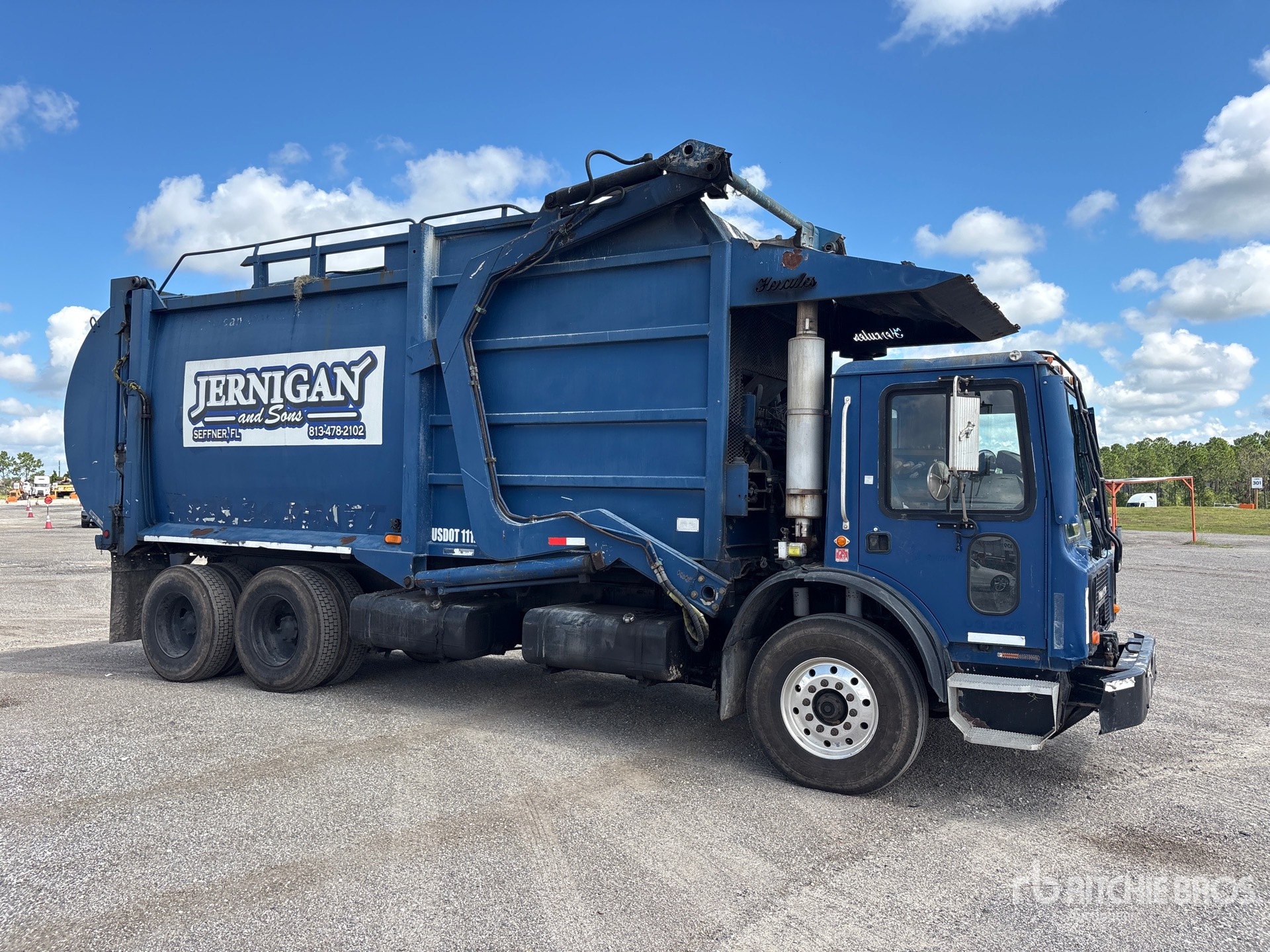 2001 Mack MR690S
