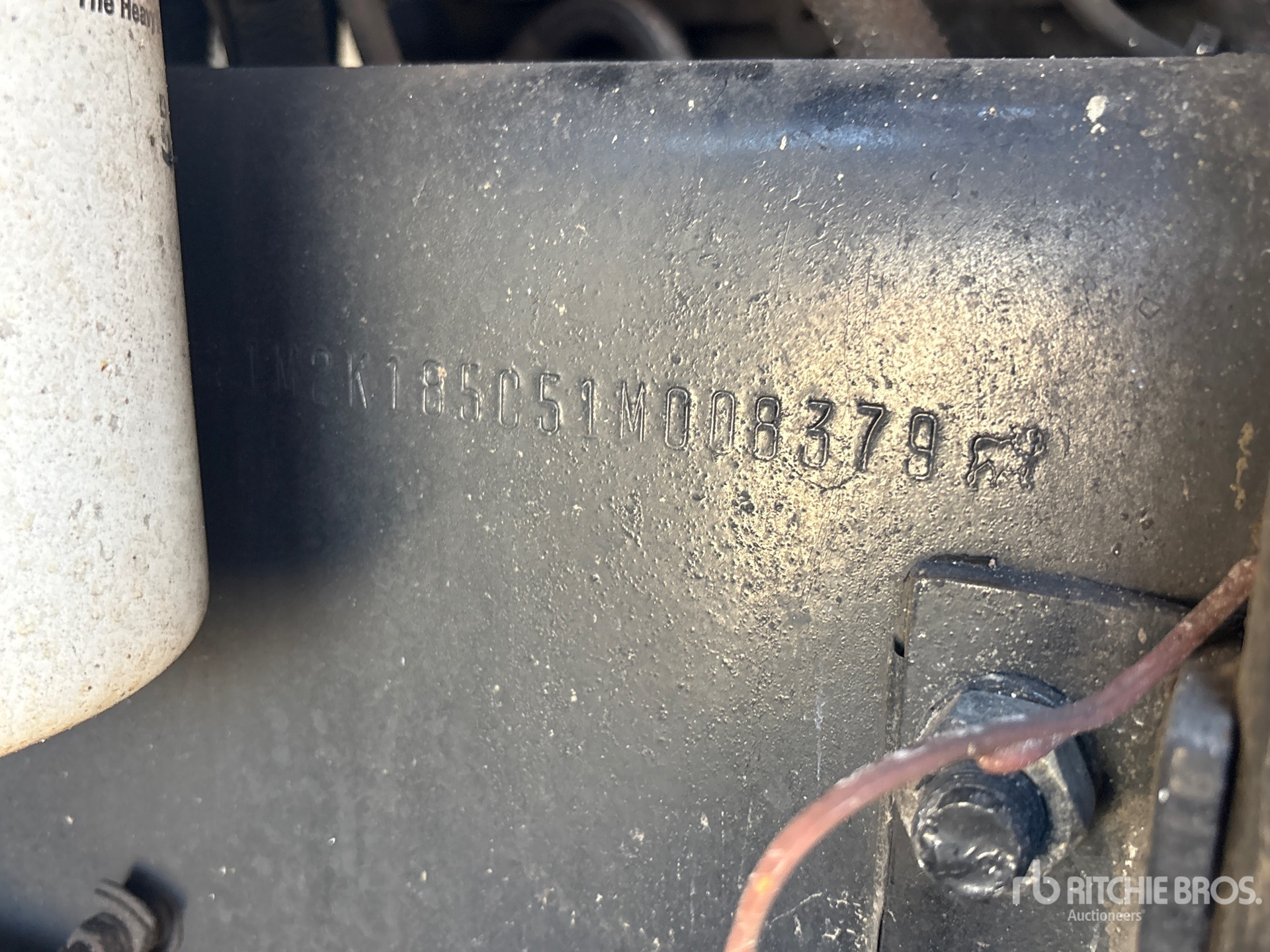 2001 Mack MR690S