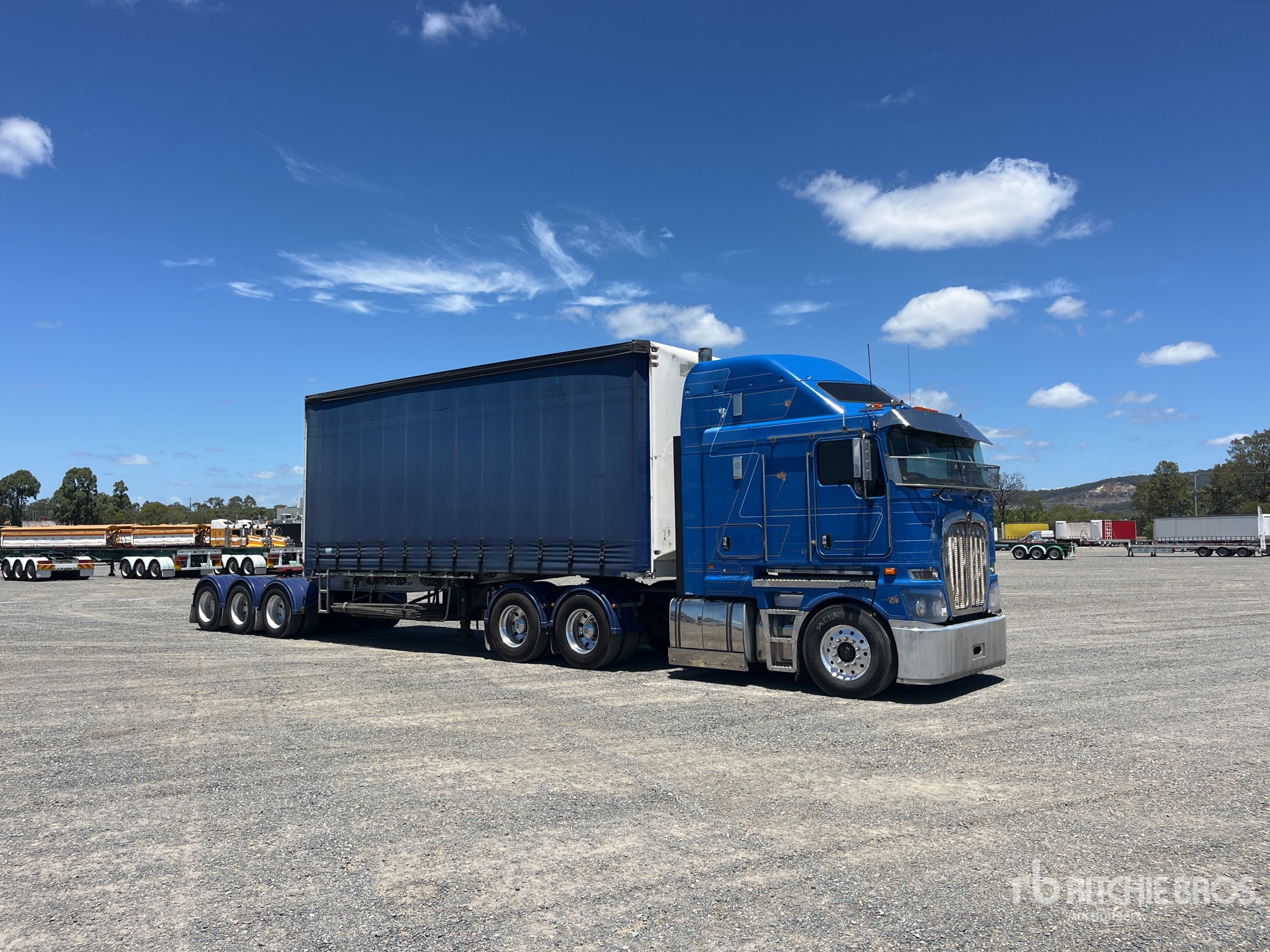 2014 Kenworth K200 BIG CAB AE