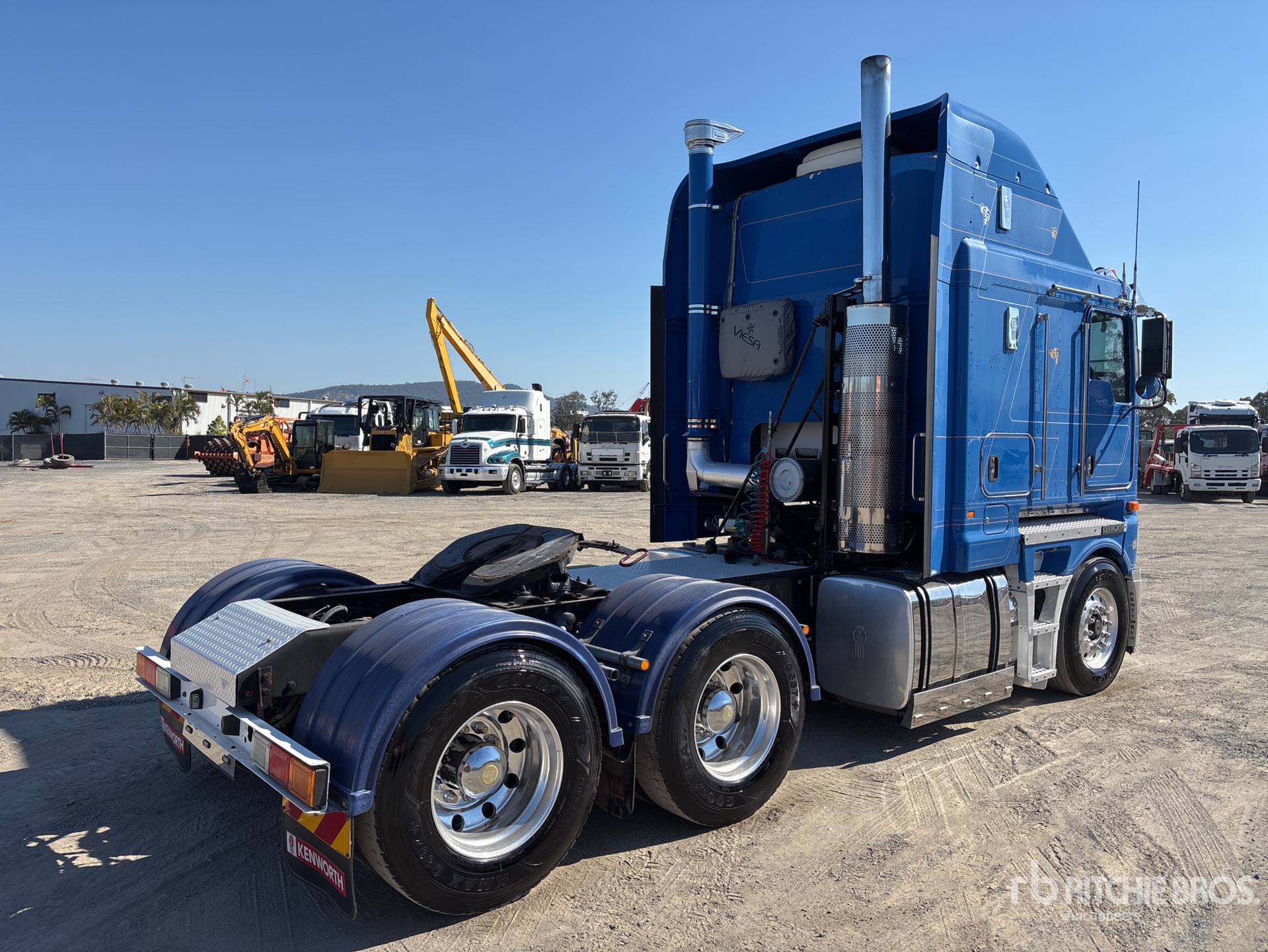 2014 Kenworth K200 BIG CAB AE