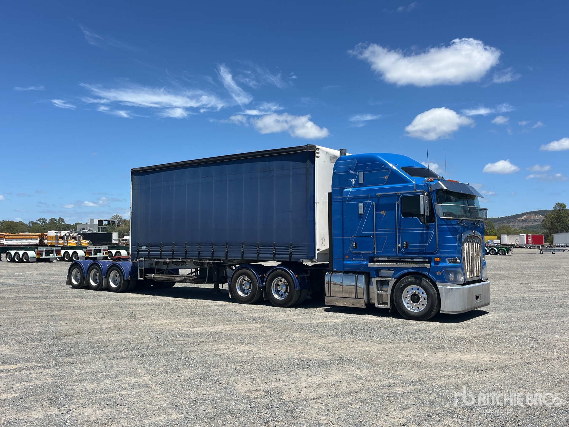 2014 Kenworth K200 BIG CAB AE