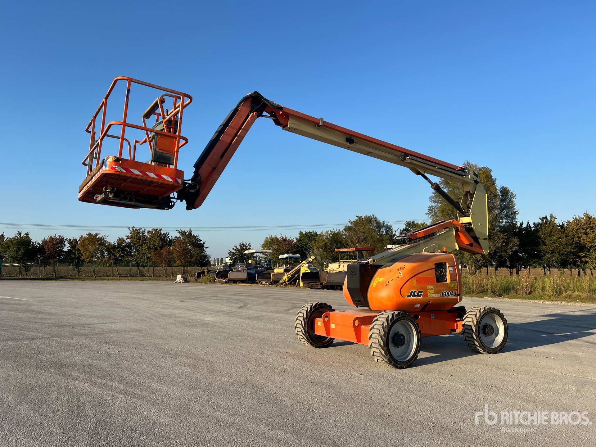 Photo of 2017 JLG 600AJ