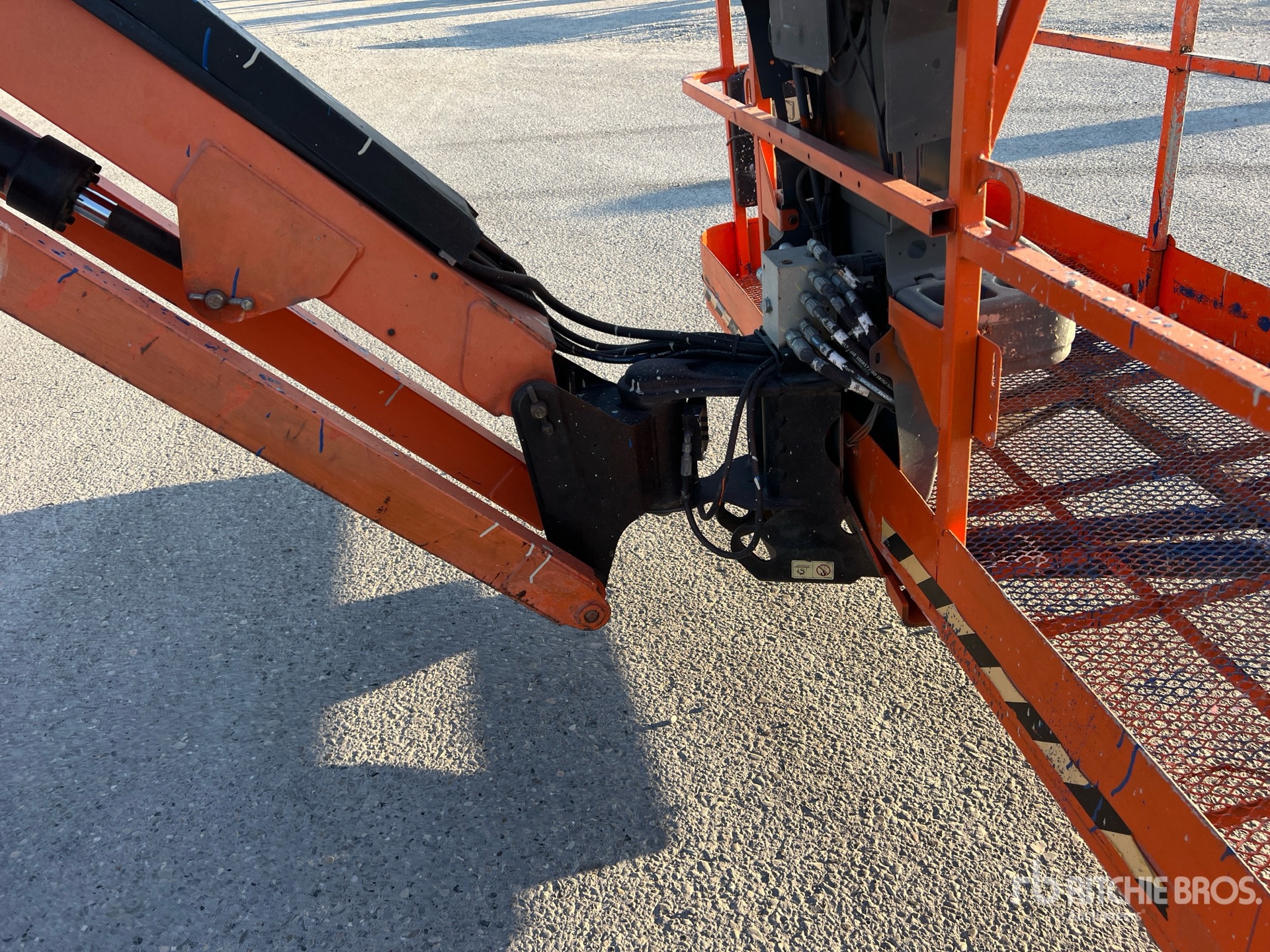2017 JLG 600AJ