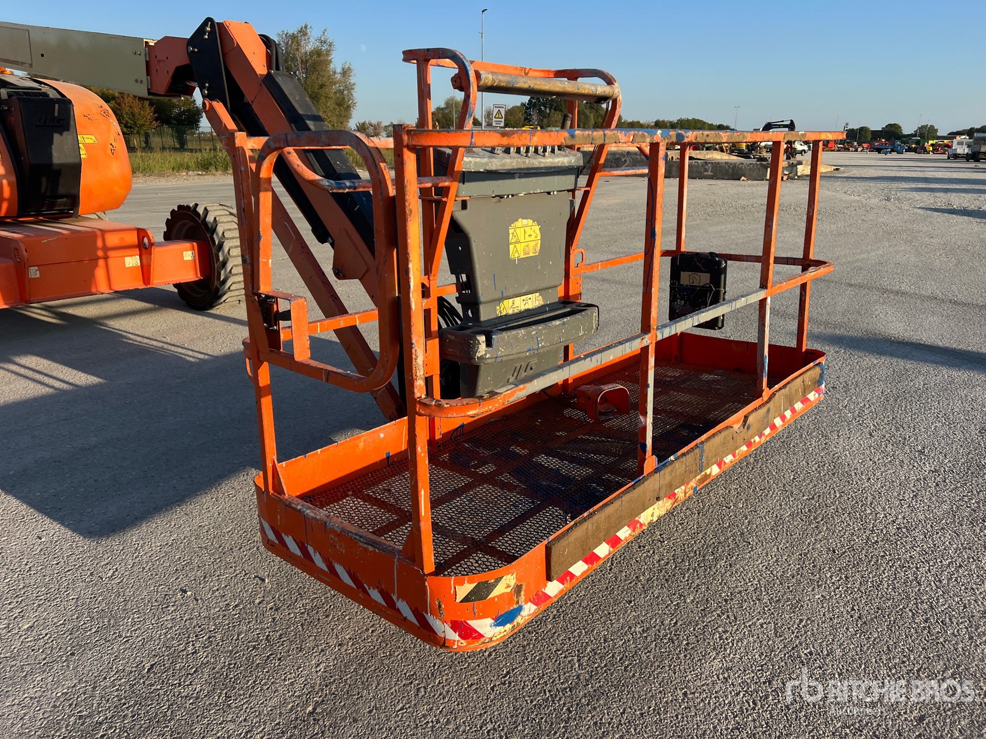 2017 JLG 600AJ