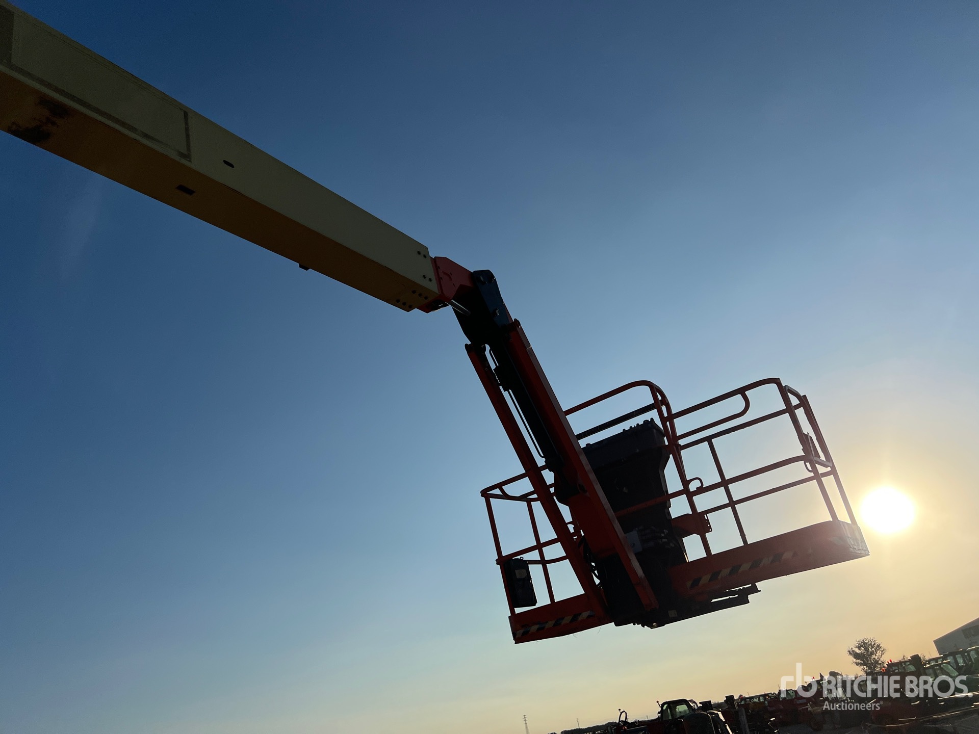 2017 JLG 600AJ