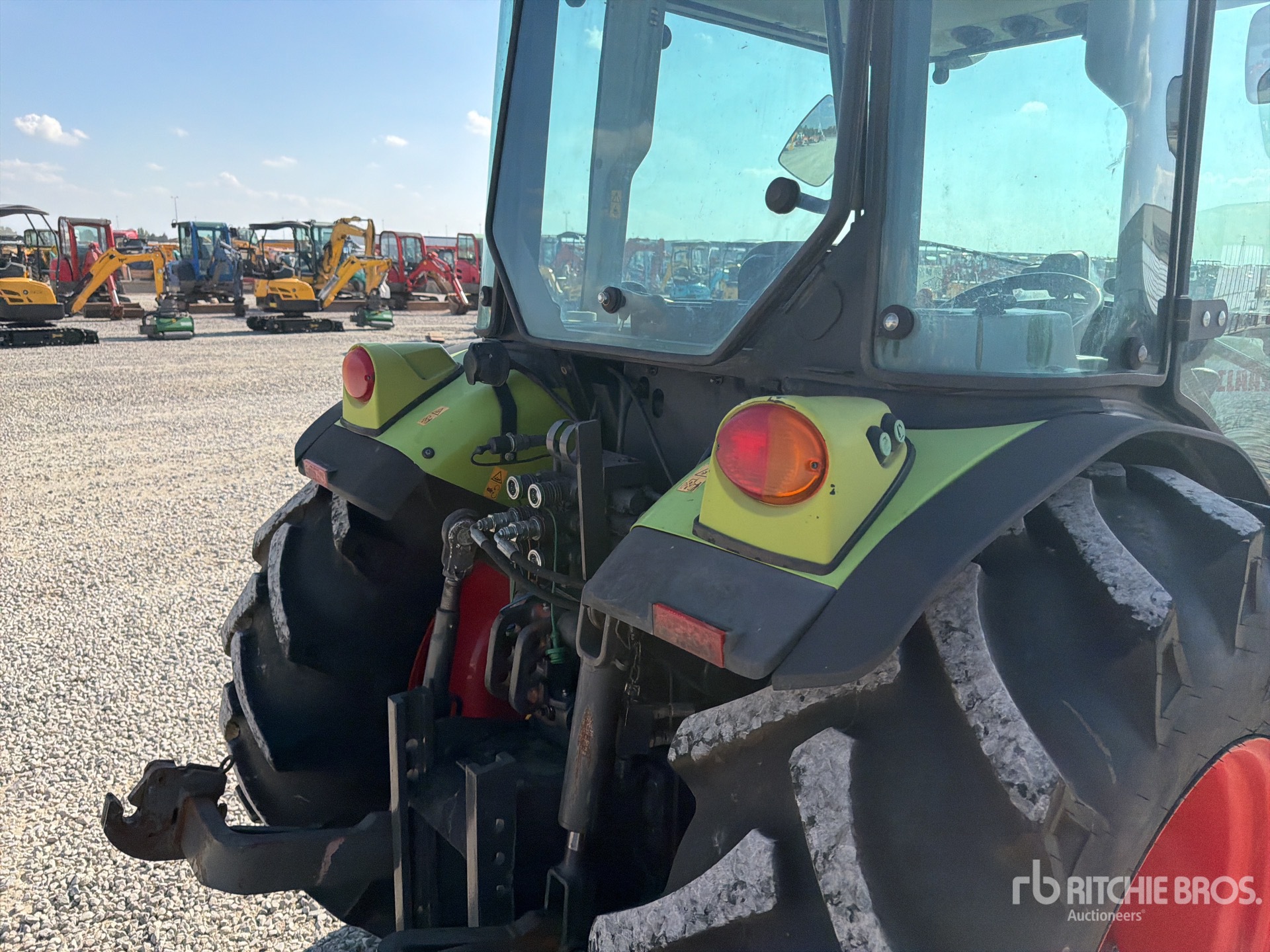 2011 Claas NEXOS 220VL