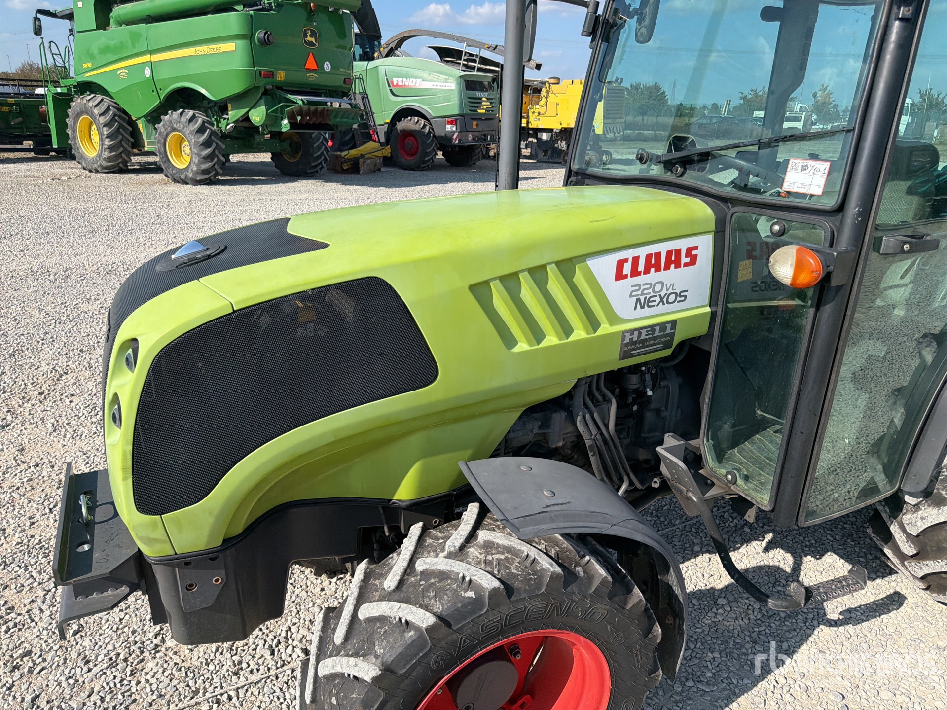 2011 Claas NEXOS 220VL