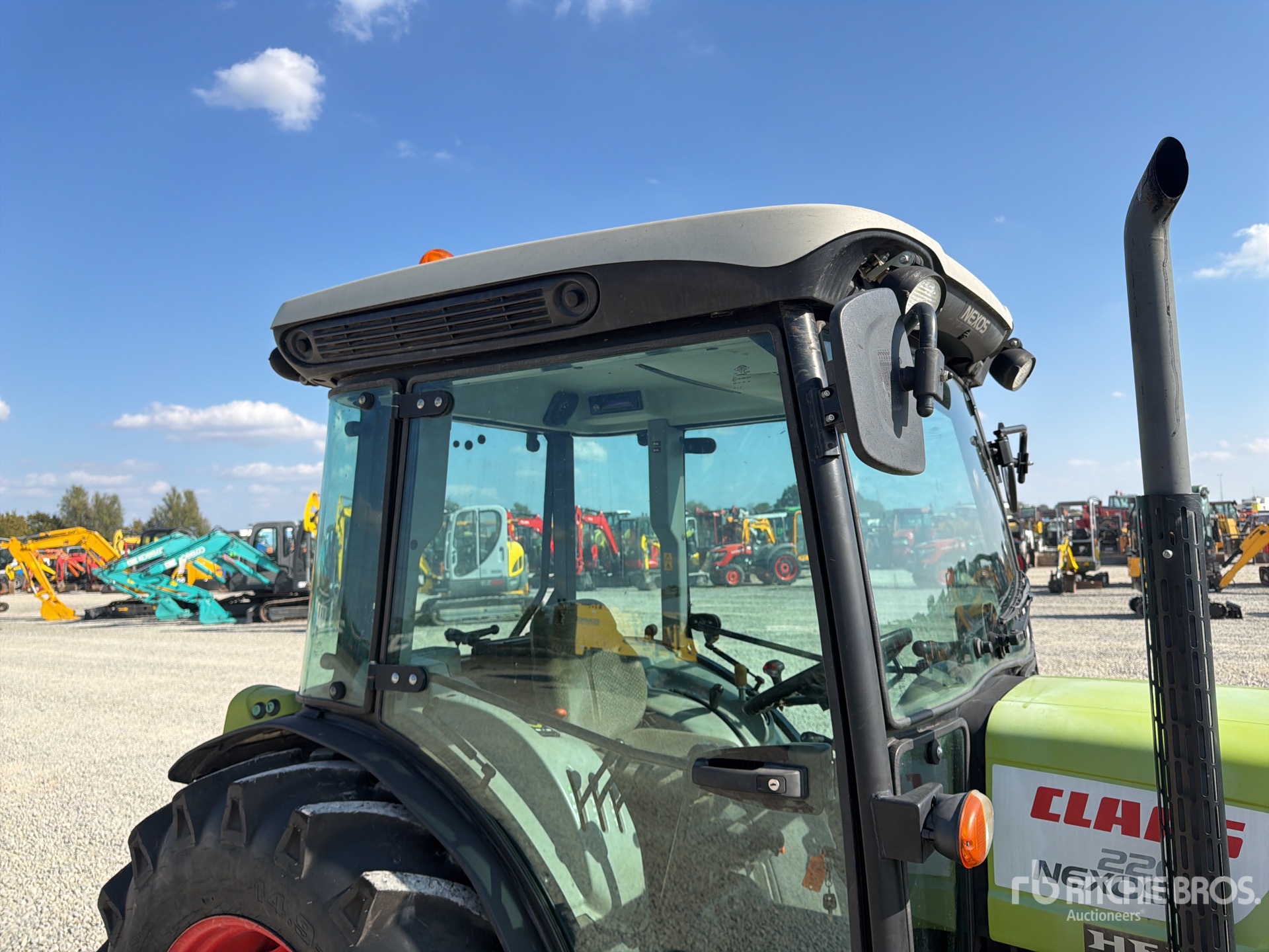 2011 Claas NEXOS 220VL