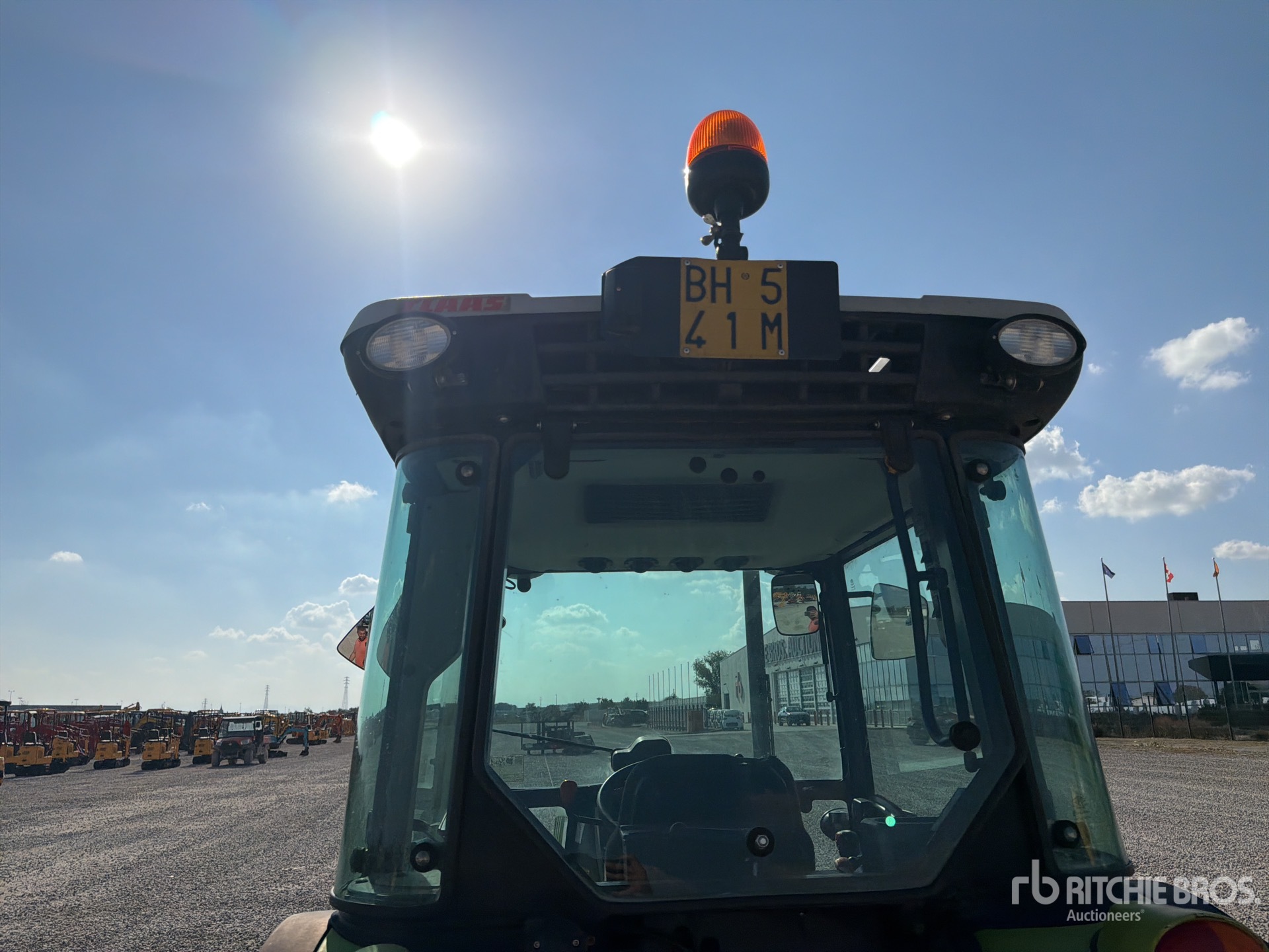 2011 Claas NEXOS 220VL