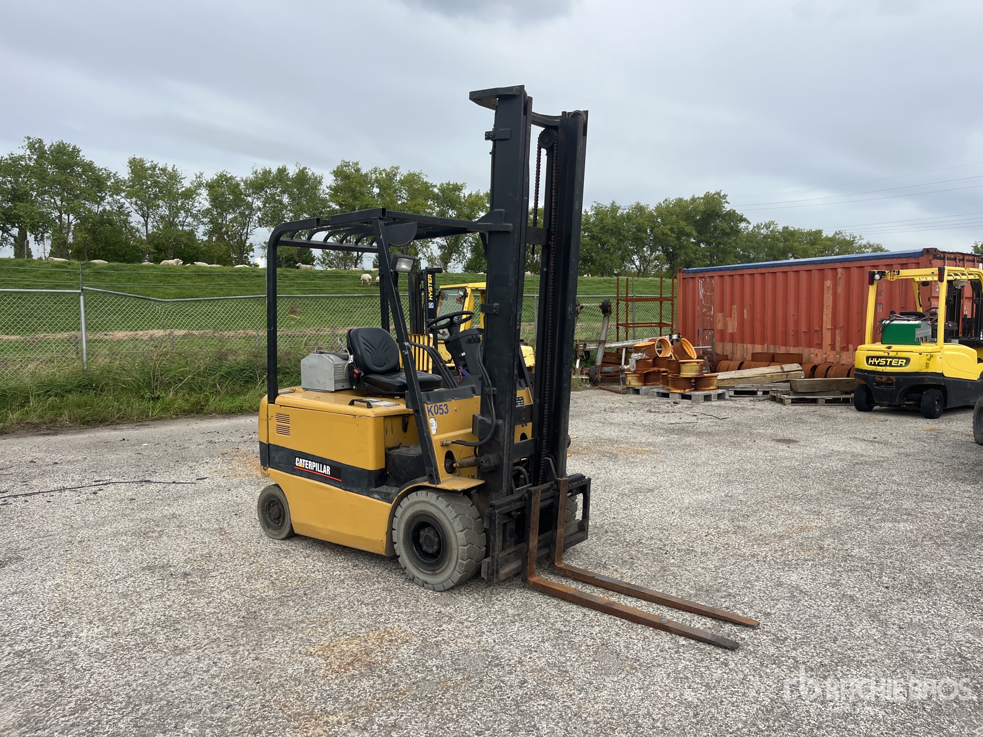2006 Mitsubishi FB25K-PAC