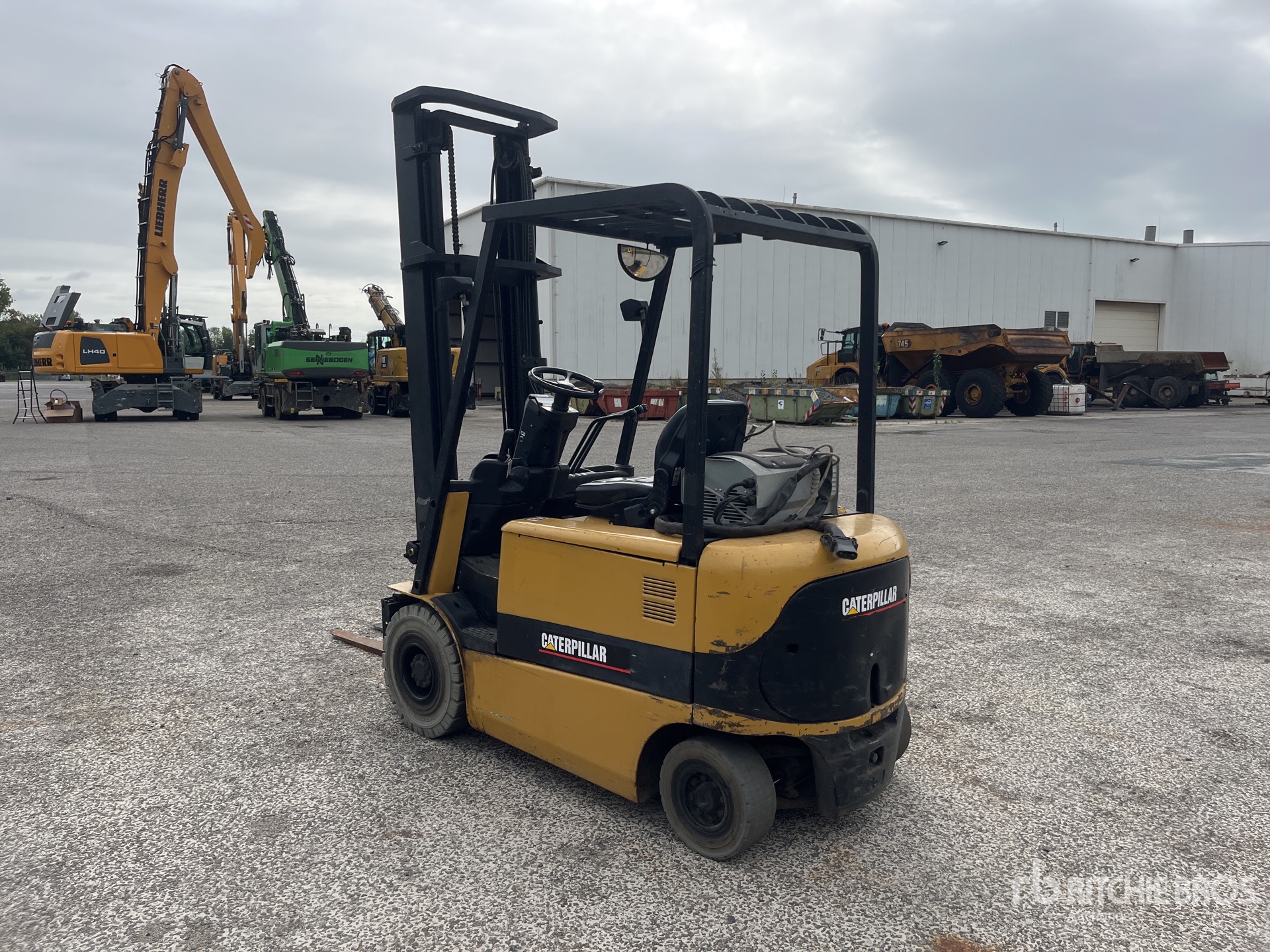 2006 Mitsubishi FB25K-PAC