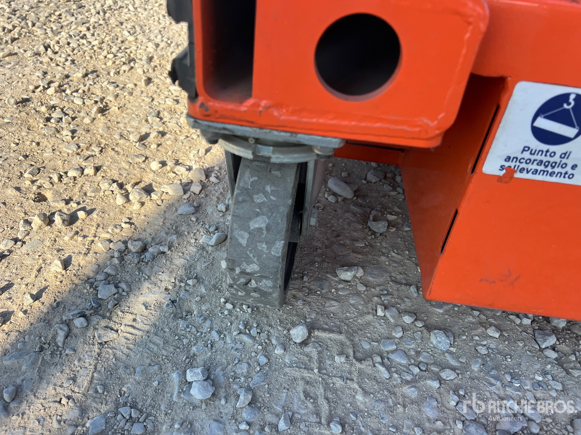 2017 JLG NANO 830SP