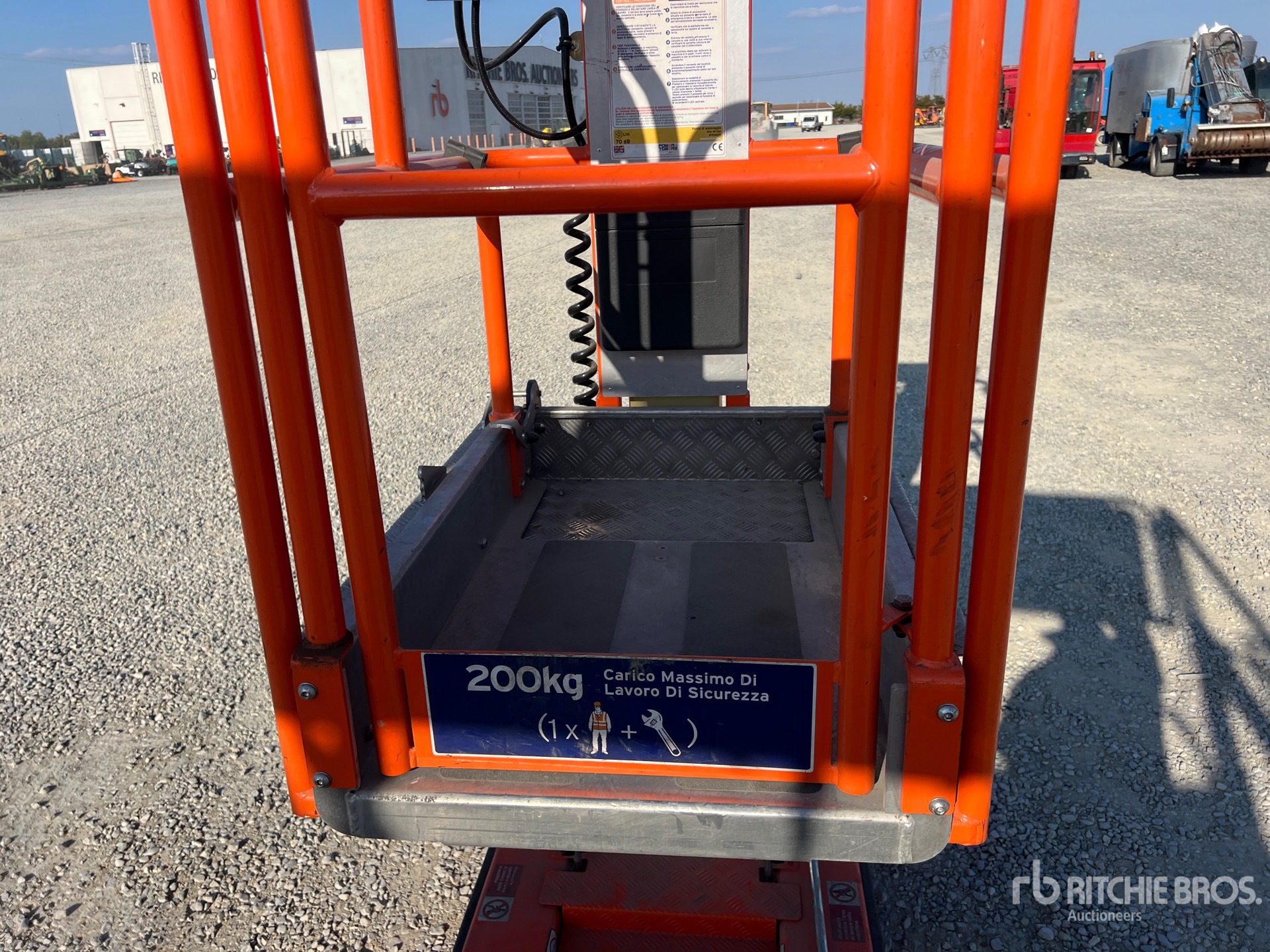 2017 JLG NANO 830SP