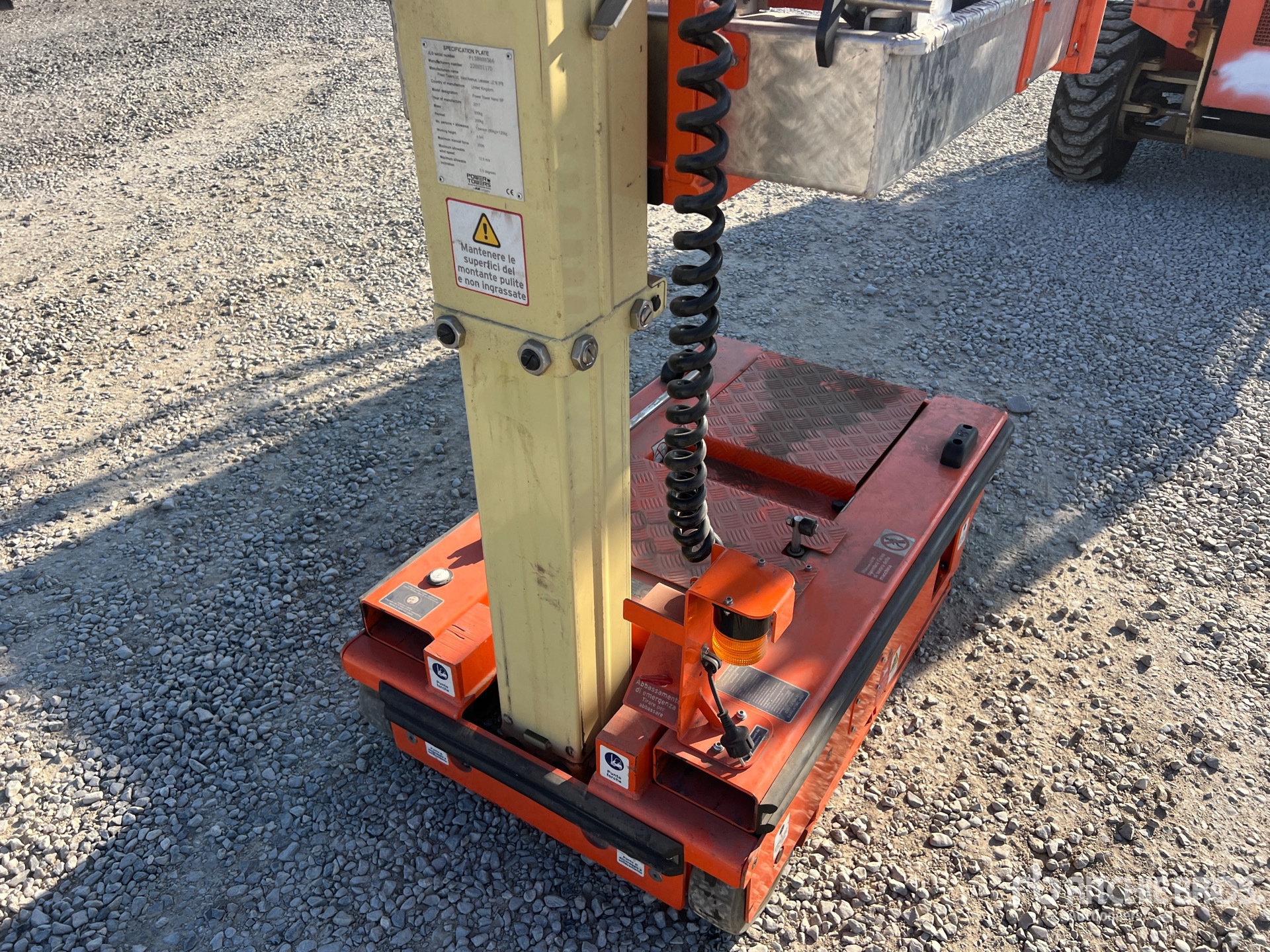 2017 JLG NANO 830SP