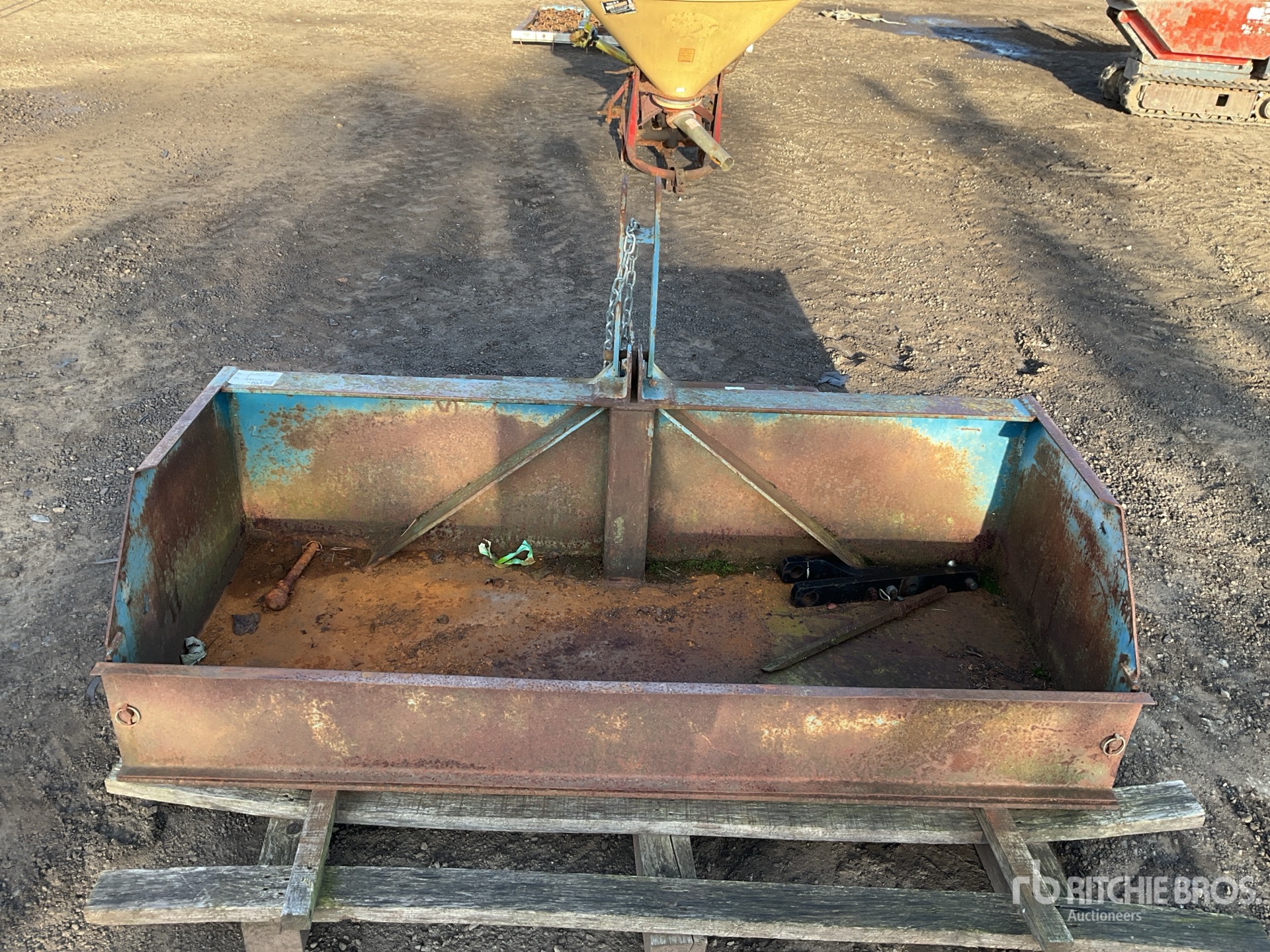 Fleming HEAVY DUTY TRACTOR TRANSPORT BOX